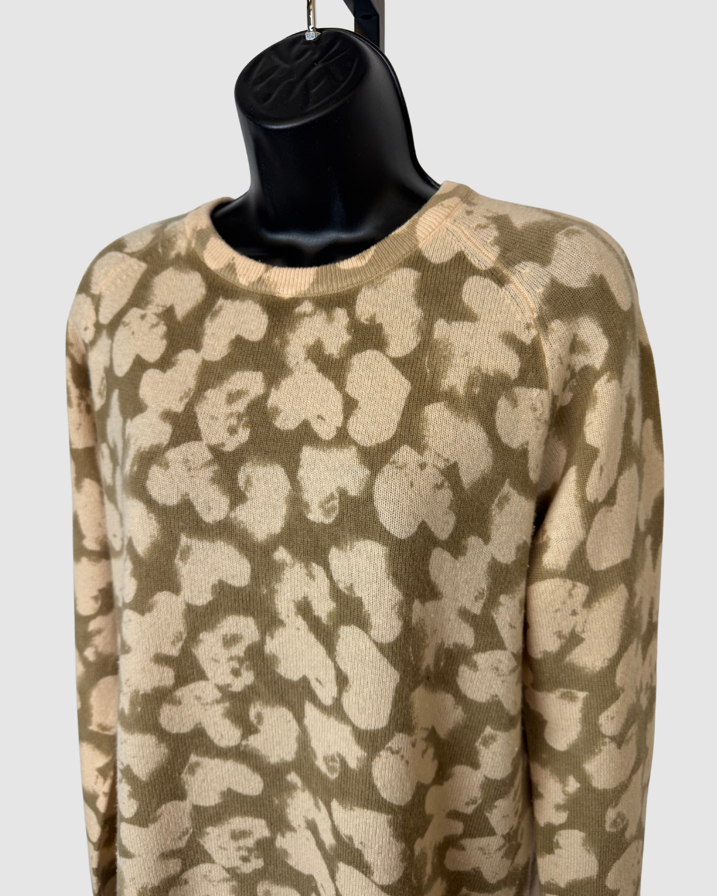 Equipment Cashmere Beige Brown Heart Print Long Sleeve Sweater