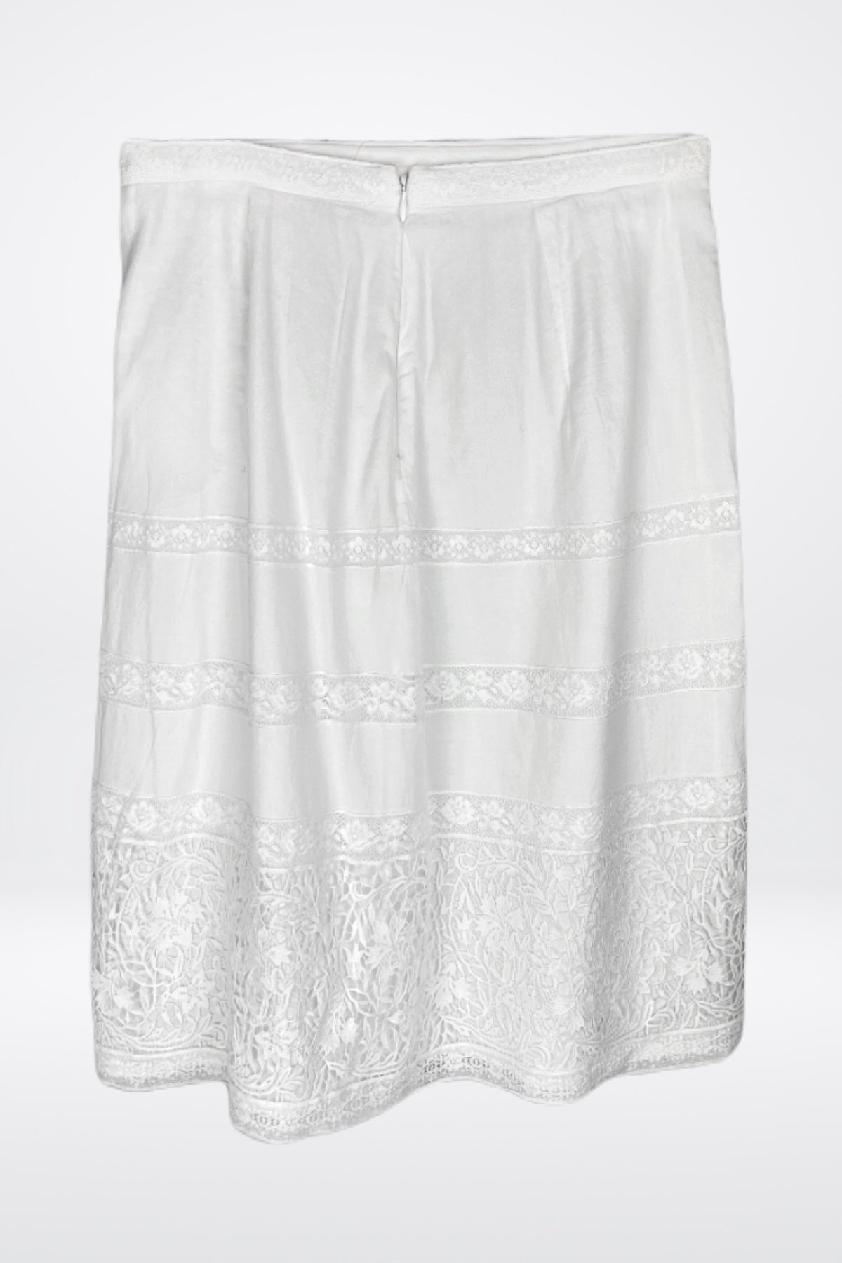 Burberry White Knee Length Skirt with Lace Trim