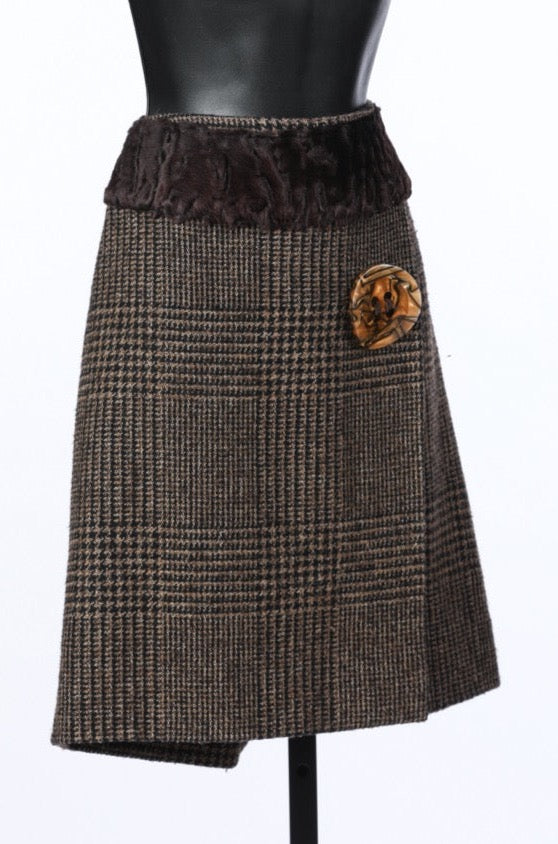 Dolce & Gabbana Brown Houndstooth Print Knee-Length Skirt w Giant Button Detail
