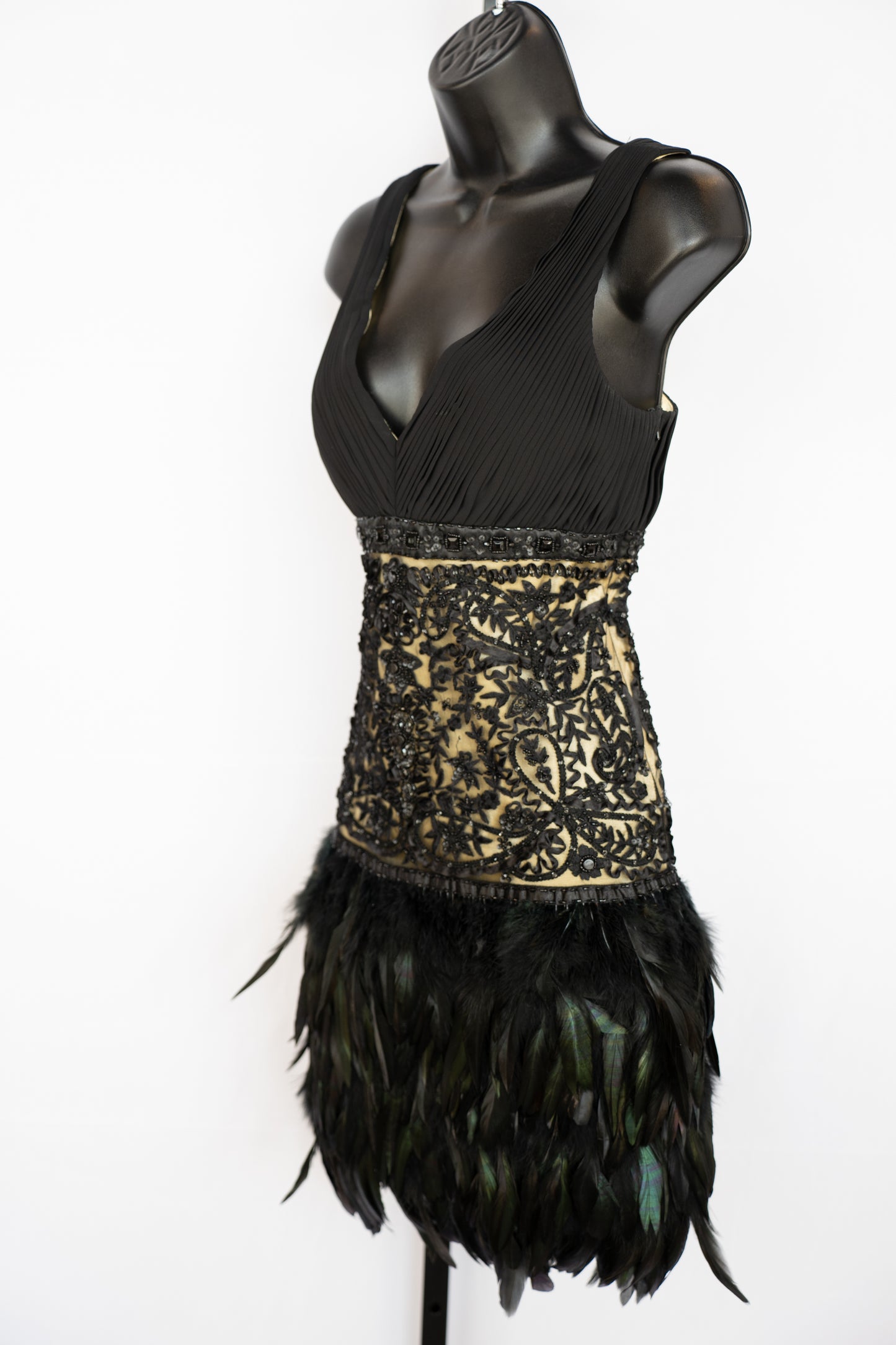 Sue Wong Black Sleeveless Pleated Lace Bead Tiered Feather Mini Cocktail Dress