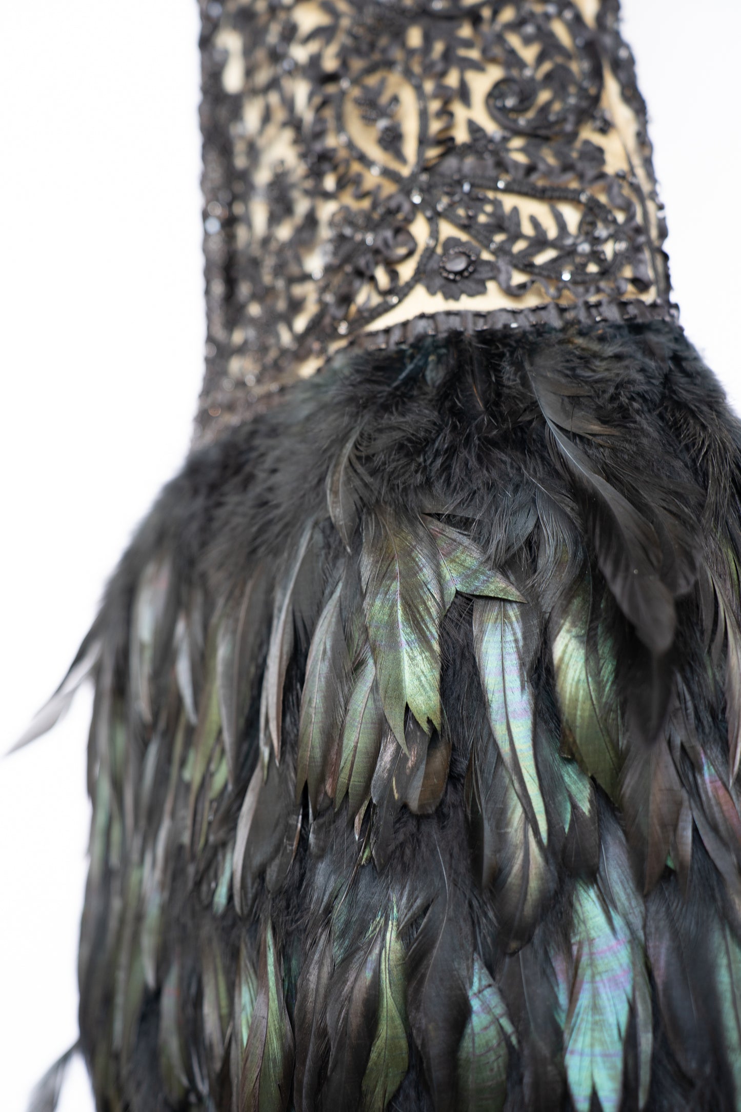Sue Wong Black Sleeveless Pleated Lace Bead Tiered Feather Mini Cocktail Dress