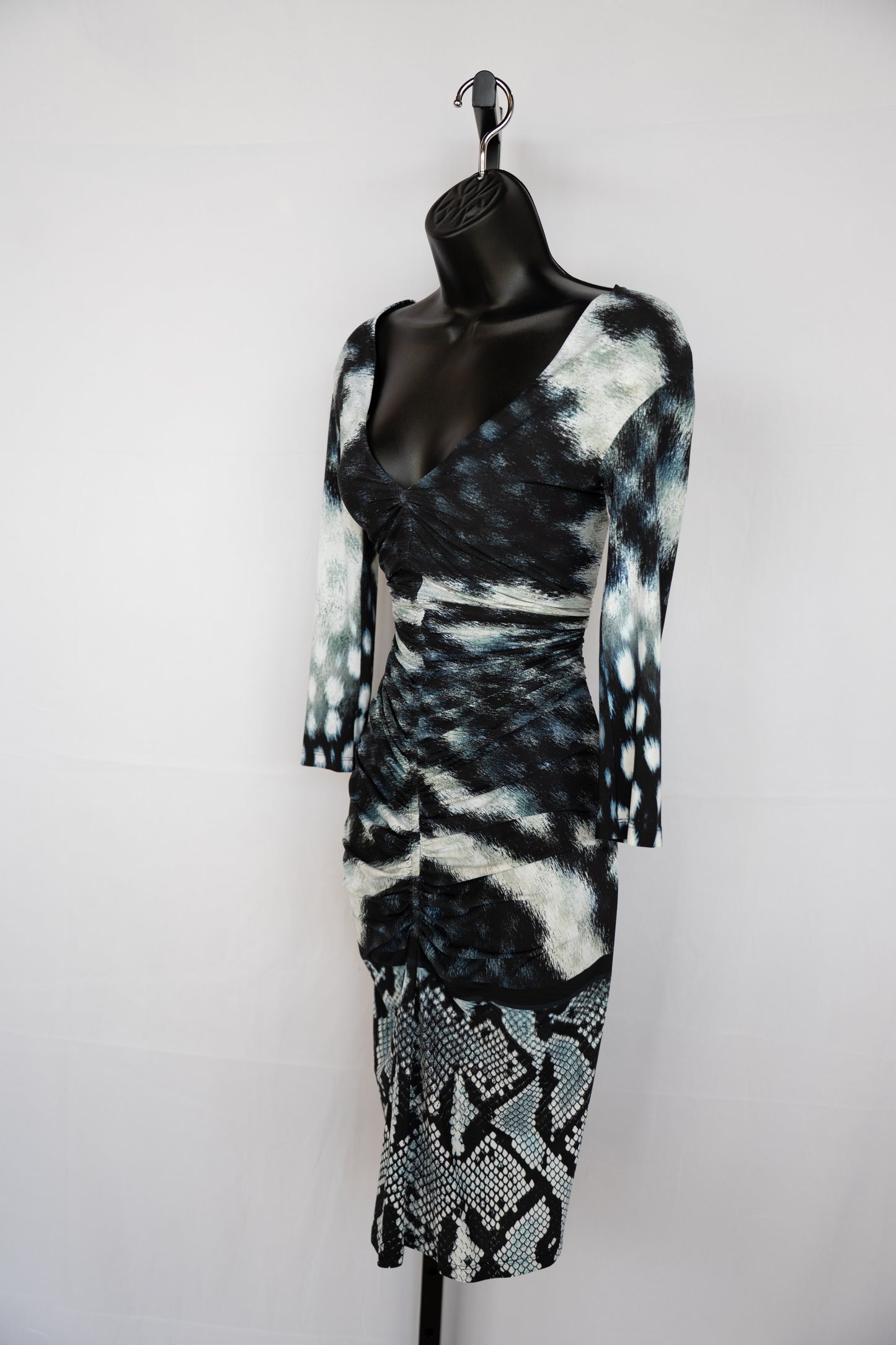 Roberto Cavalli Navy White Ombre Multi Print 3/4 Sleeve Ruched Middle Fitted Midi Dress