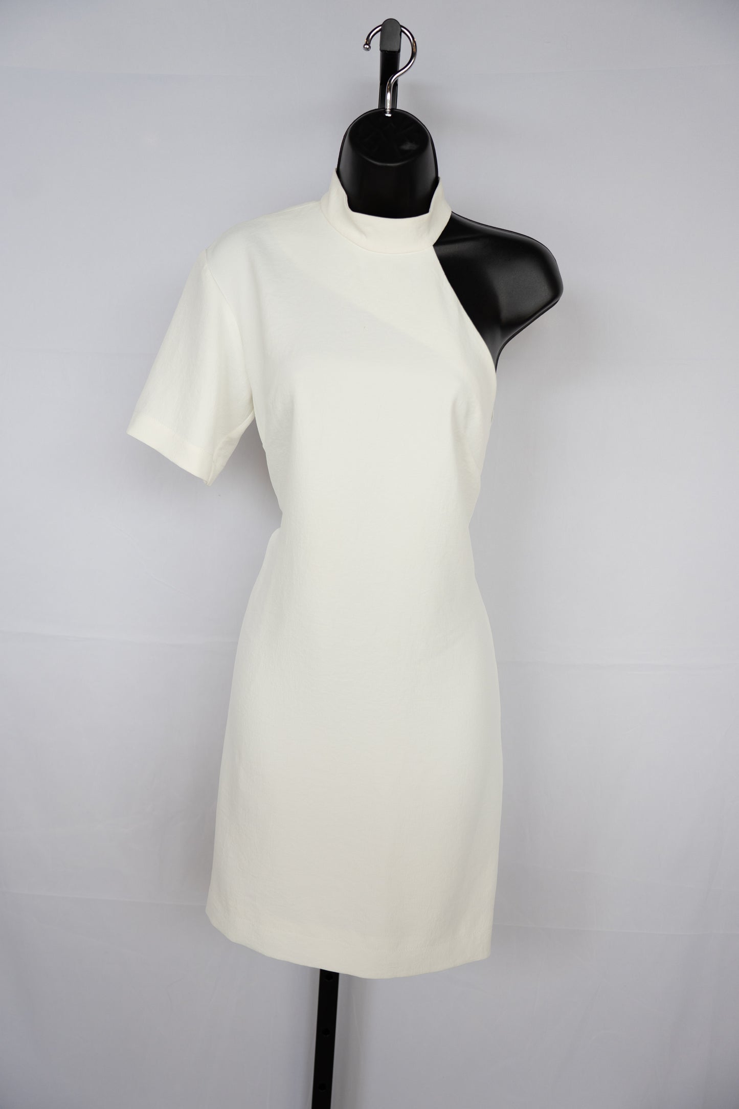 Nomia White Halter-Neck Single Short-Sleeve Knee-Length Dress