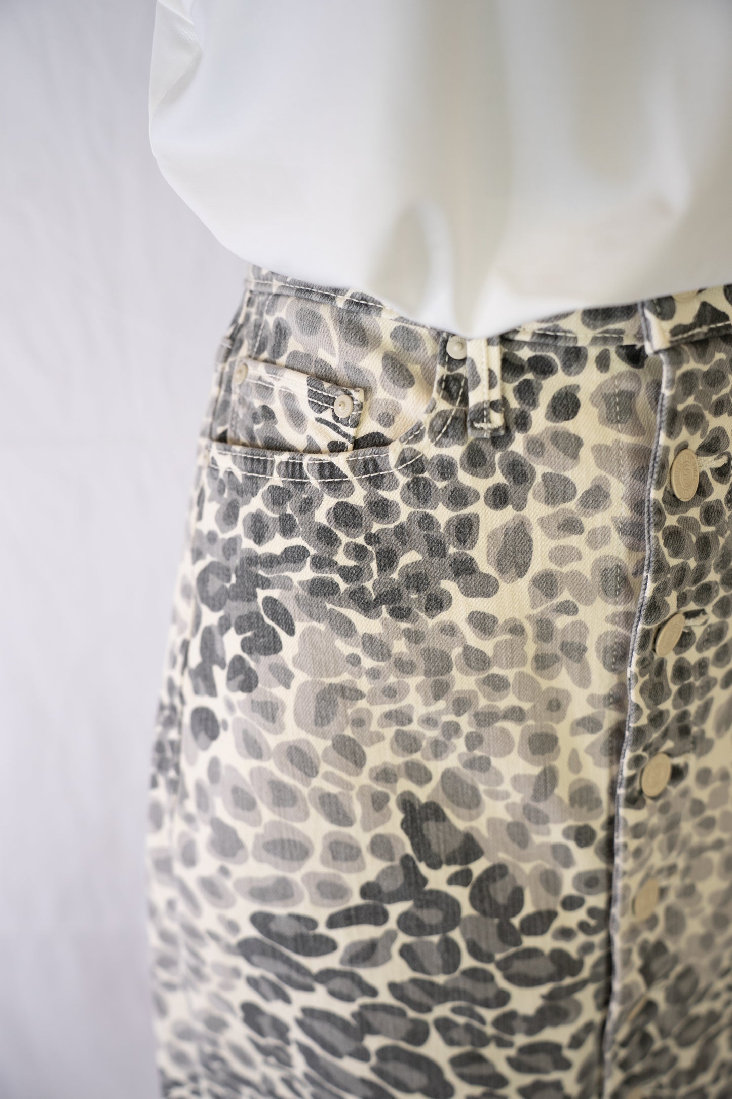 Mother Denim Grey & White Leopard Print High-Waist Button Down Knee-Length Skirt NWT