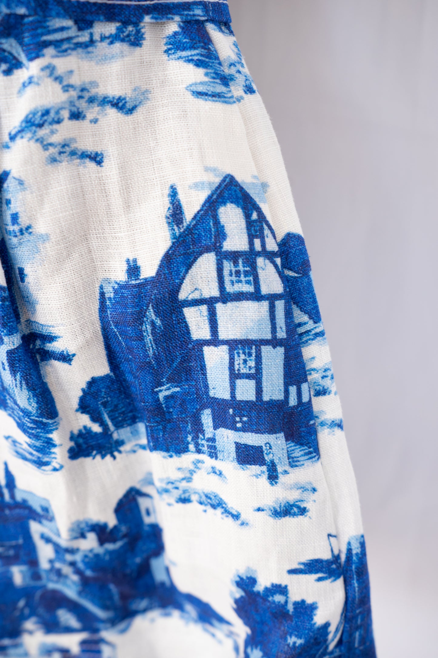 Cara Cara White & Blue Print Paper Bag Shorts NWT