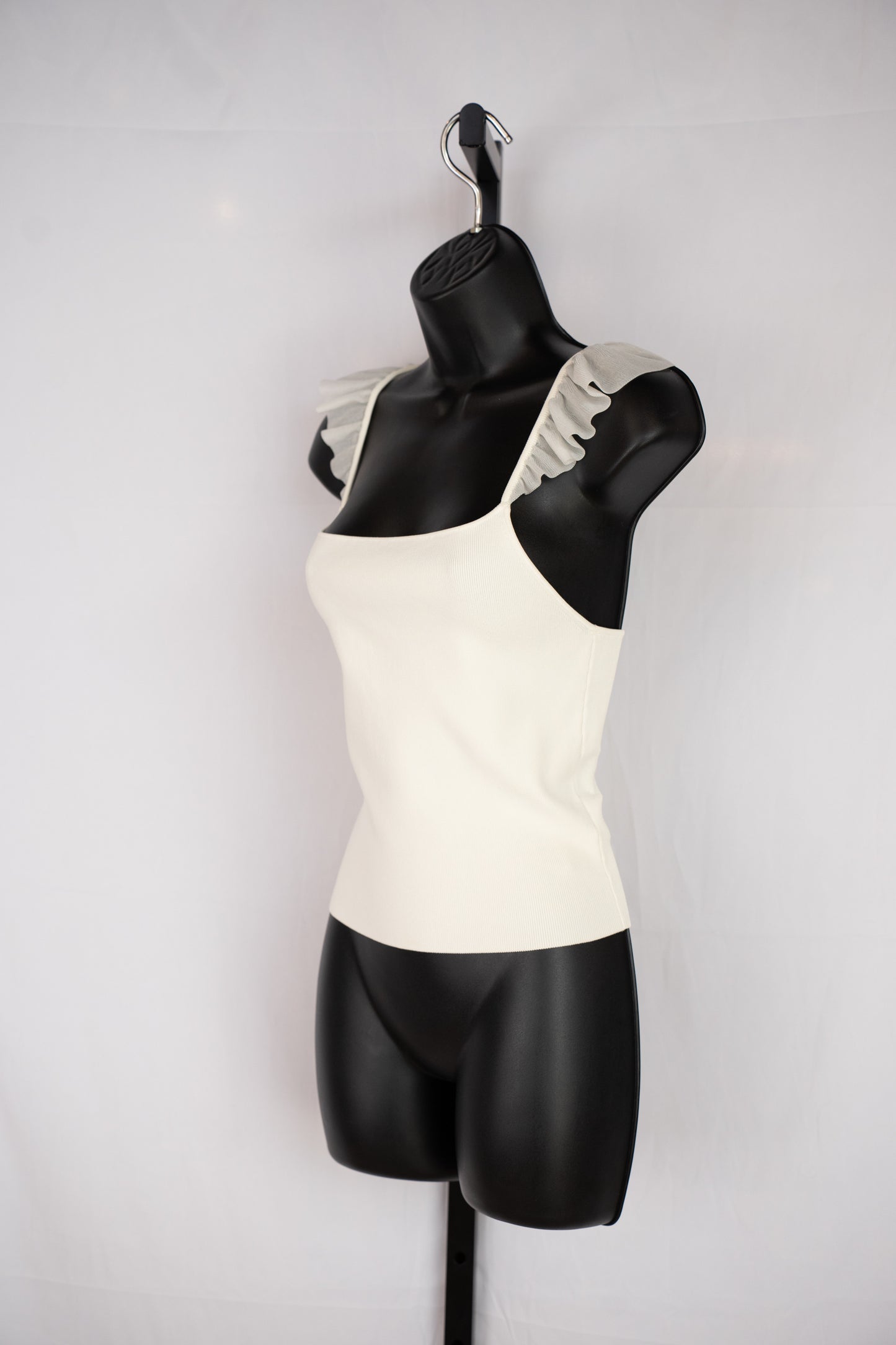 Alice + Olivia Cream White Ribbed Tank Top w Ruffle Straps