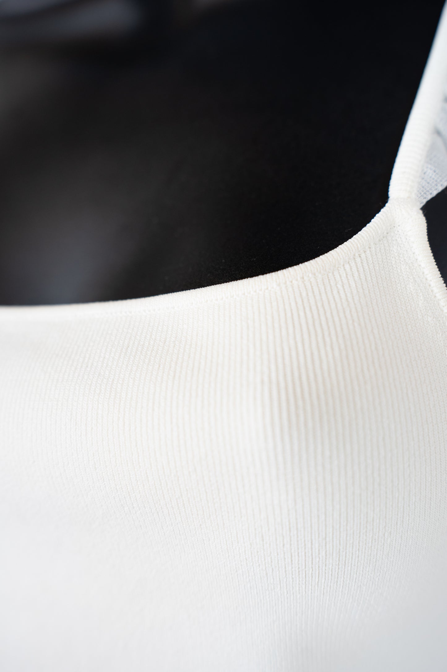Alice + Olivia Cream White Ribbed Tank Top w Ruffle Straps