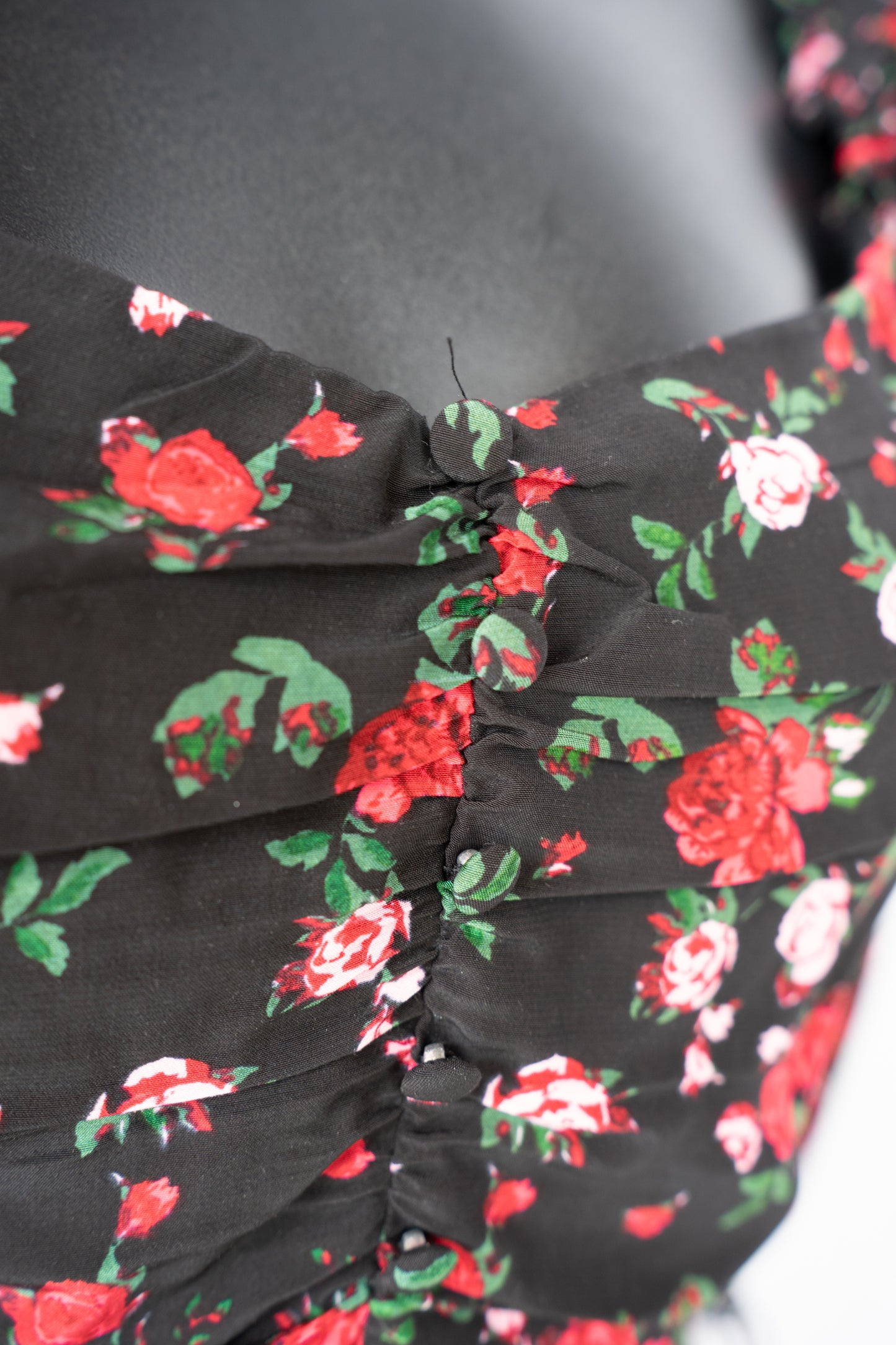 For Love & Lemons Black w Red Roses Half-Puff Sleeve Ruched Crop Top NWT