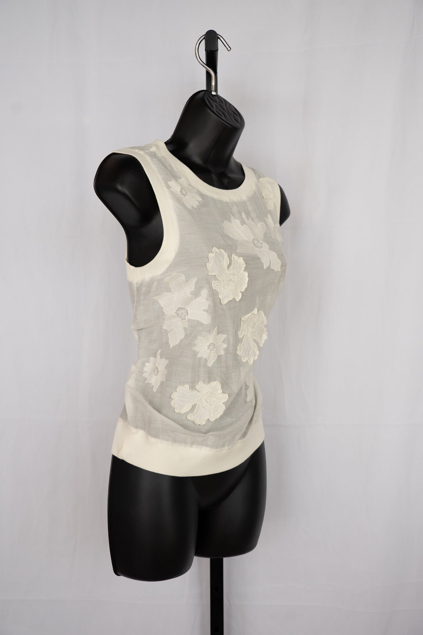 Chelsea28 Cream White Floral Embroidery Tank Top