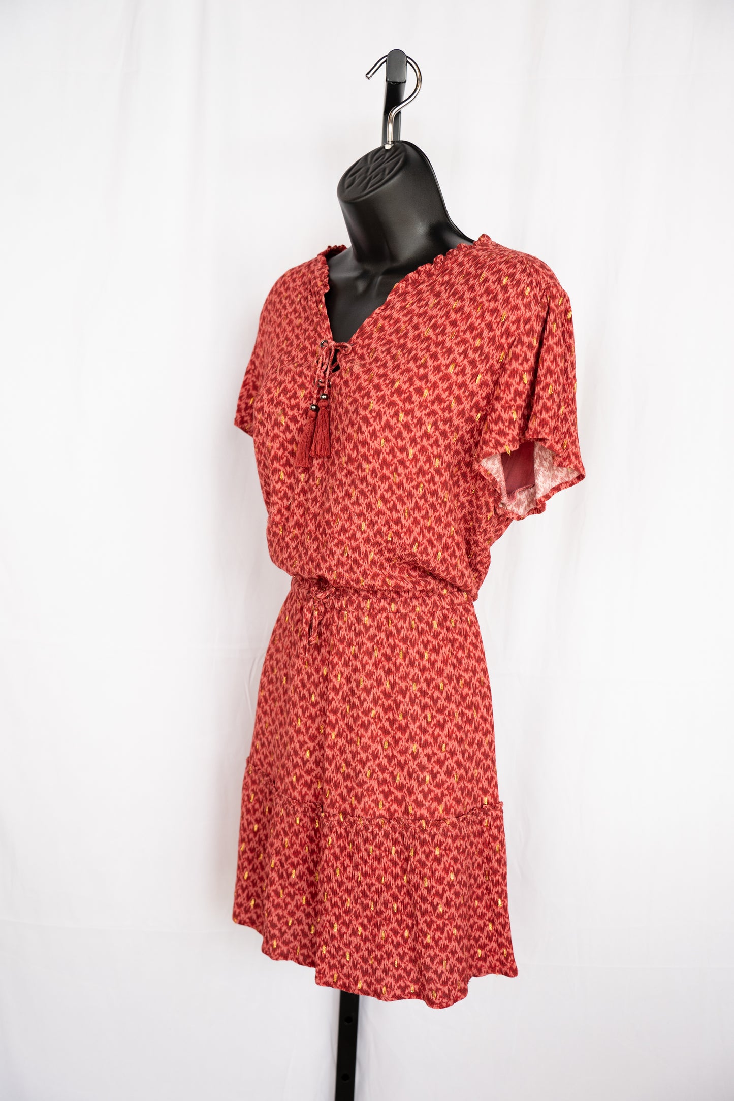 Paige Pink & Red Print Short-Sleeve Neck & Waist Tie Knee-Length Dress w Gold Specs