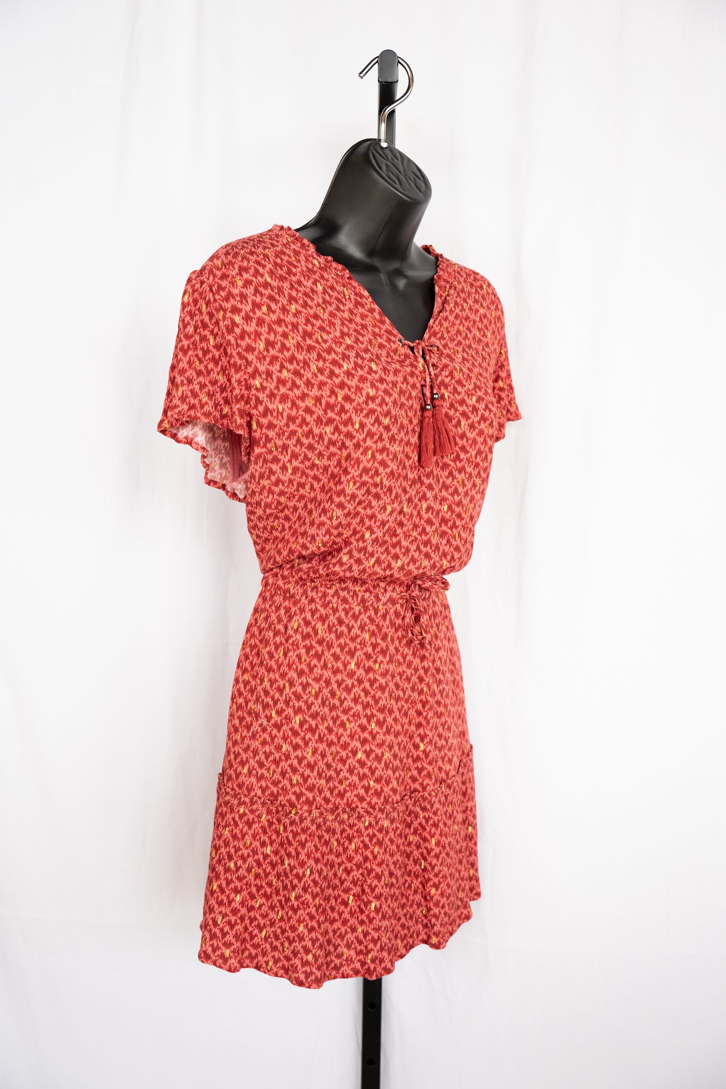 Paige Pink & Red Print Short-Sleeve Neck & Waist Tie Knee-Length Dress w Gold Specs