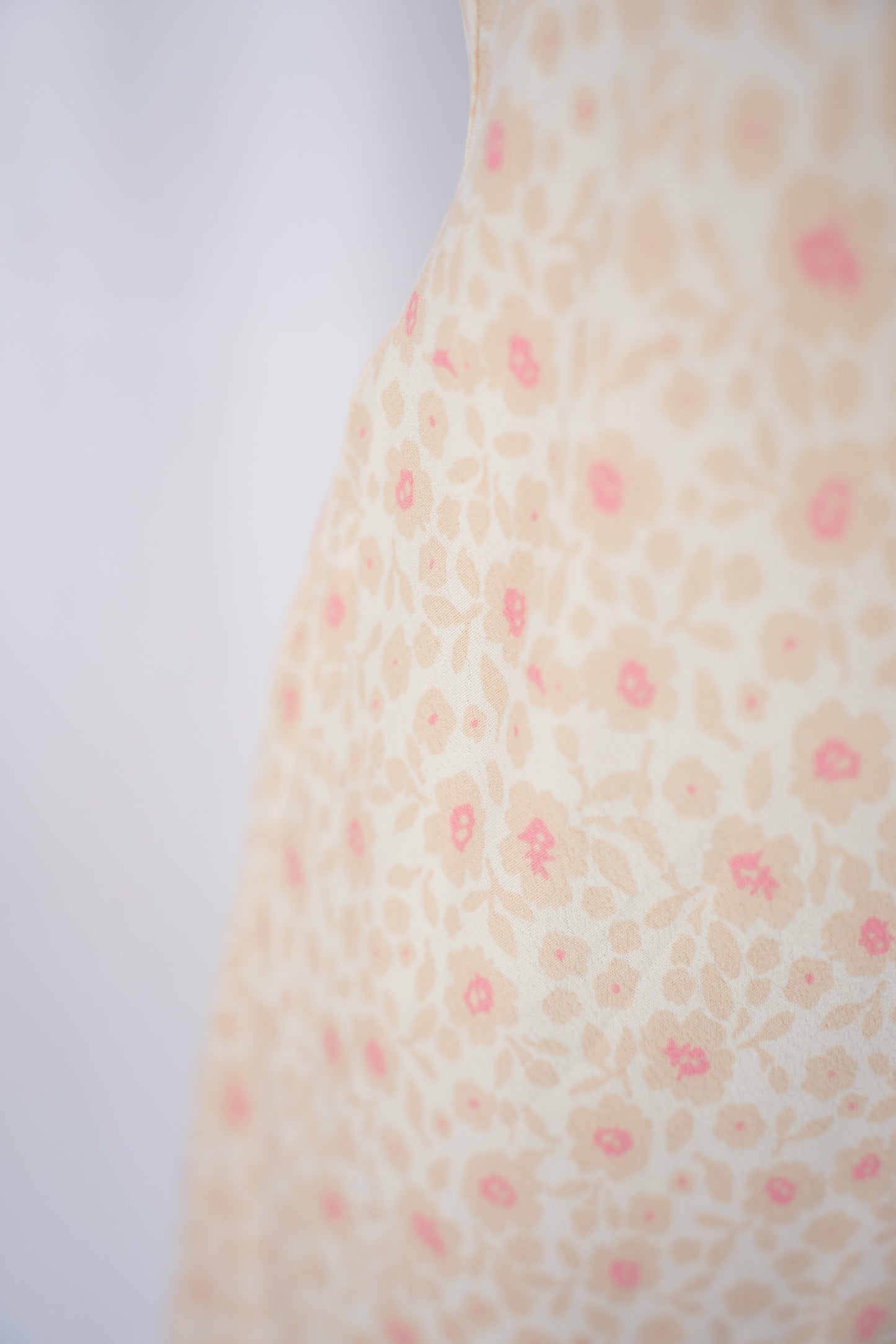 Olivaceous Luxe Beige Pink Floral Sleeveless Mini Dress NWT