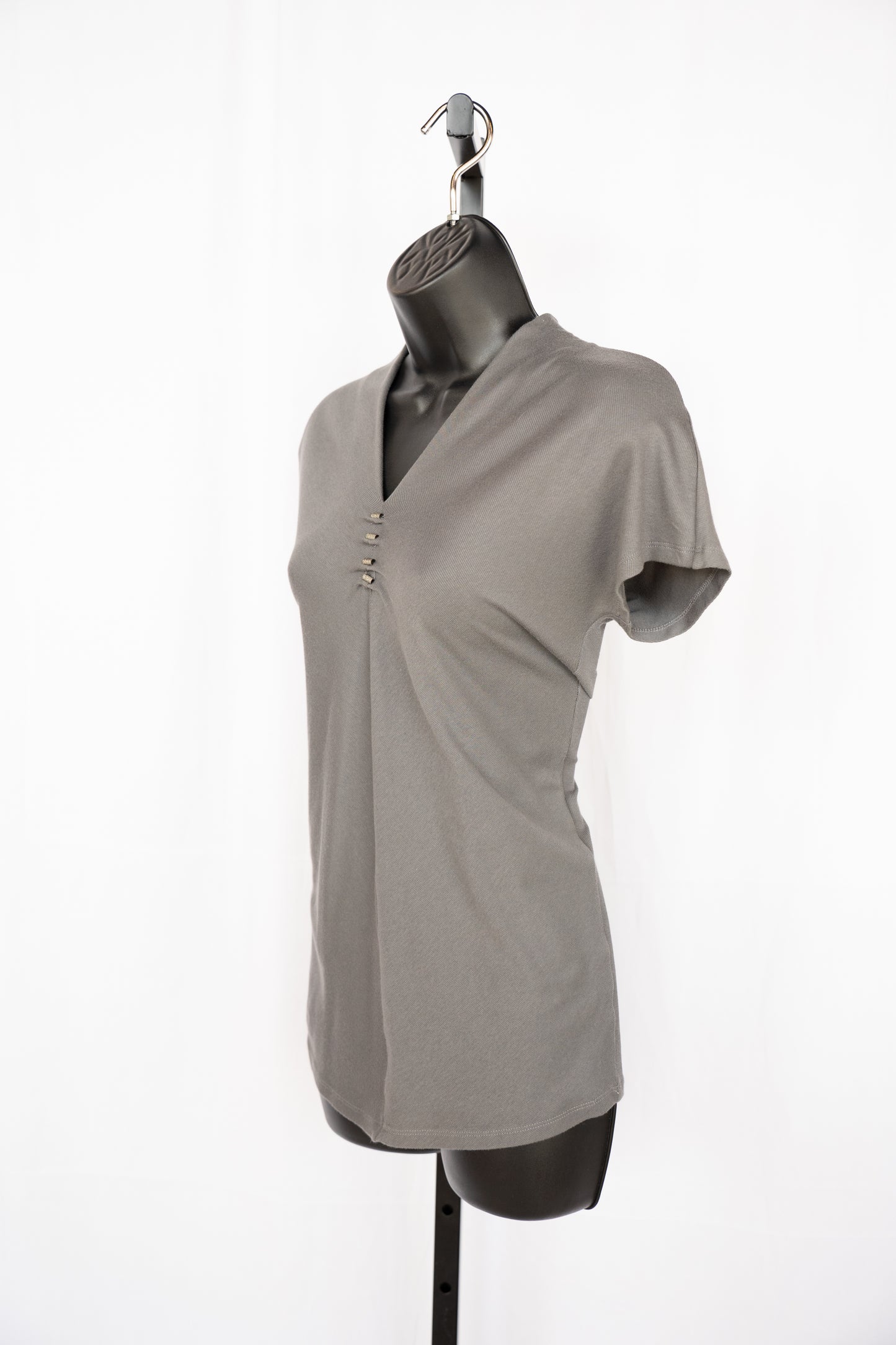 Brunello Cucinelli Grey V-Neck Signature Bead Short Sleeve Top