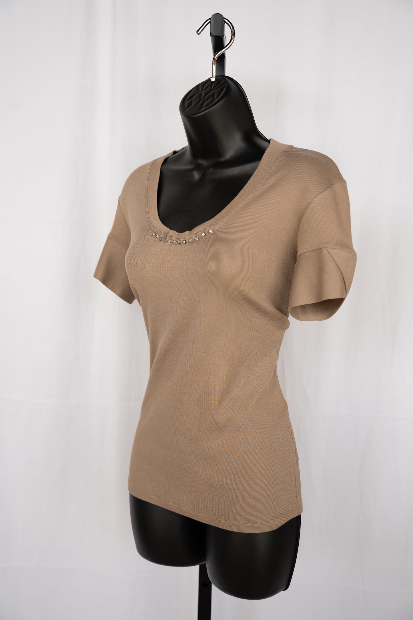 Brunello Cucinelli Dark Taupe 1/2 Sleeve Signature Bead Neckline Top