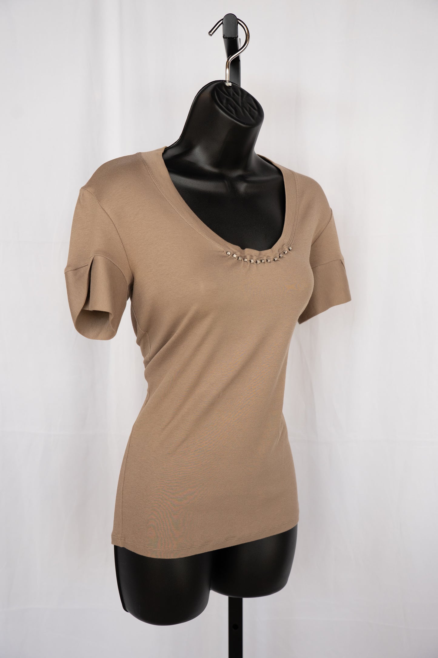 Brunello Cucinelli Dark Taupe 1/2 Sleeve Signature Bead Neckline Top