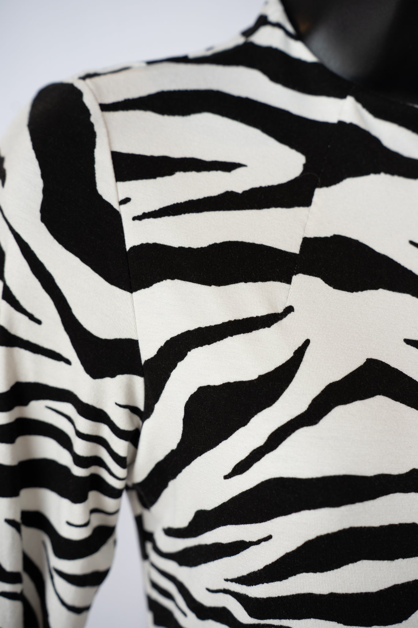 Alice + Olivia Black White Zebra Print High-Neck 1/2 Sleeve Midi Dress