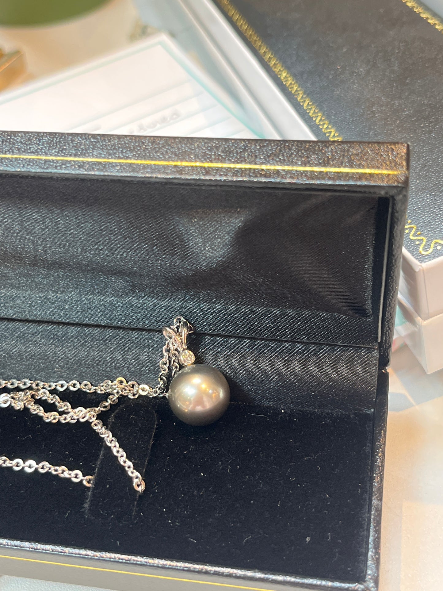 COMES WITH BOX - Silver Pearl Necklace w/ Diamond