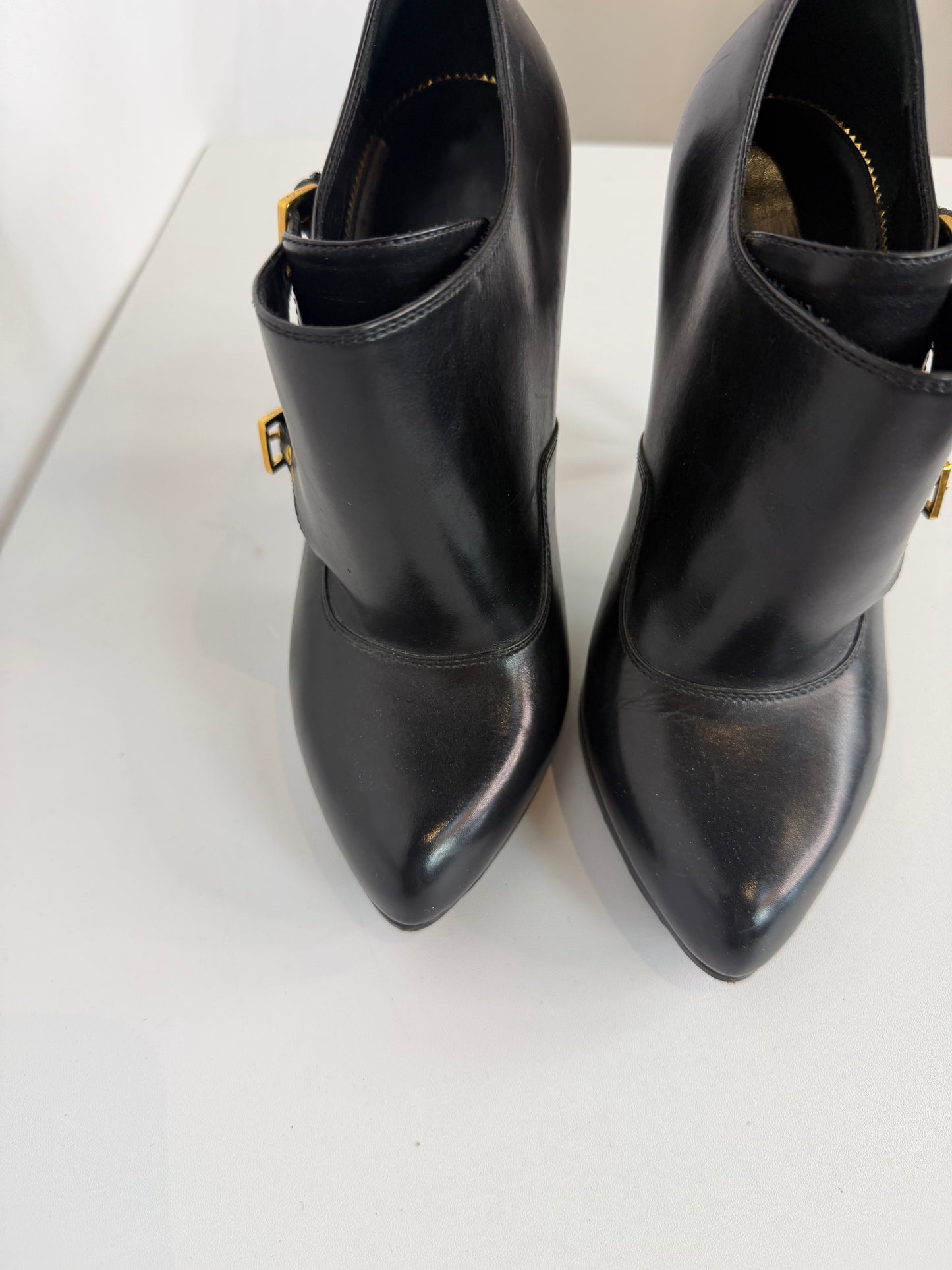 Tom Ford Black Leather Pointed Toe Double Gold Buckle Detail Pumps