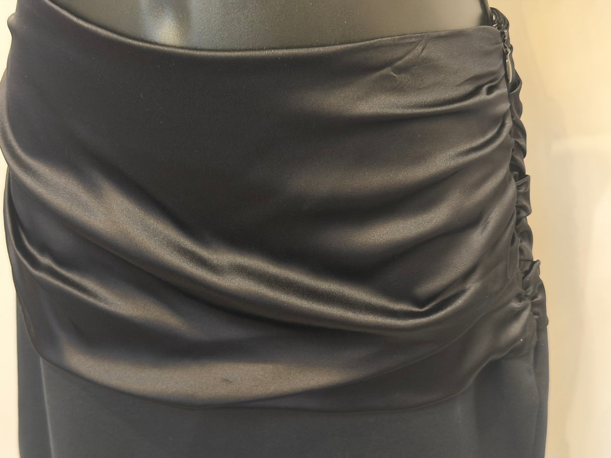 Brunello Cucinelli Black 1/2 Satin Ruched Side & Zip Knee Length Skirt.
