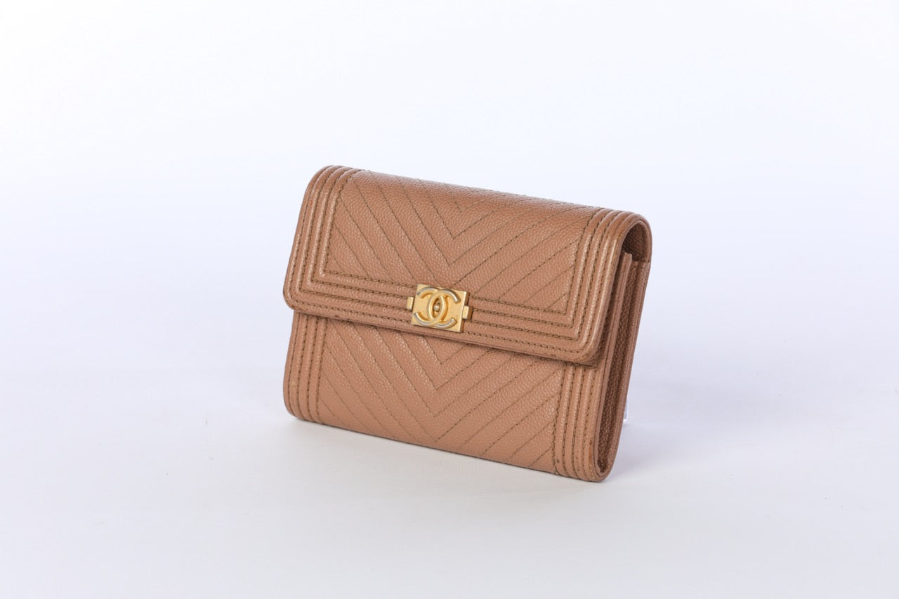 COMES WITH BOX - 2018 Chanel Nude "Boy" Wallet with Chevron Quilting