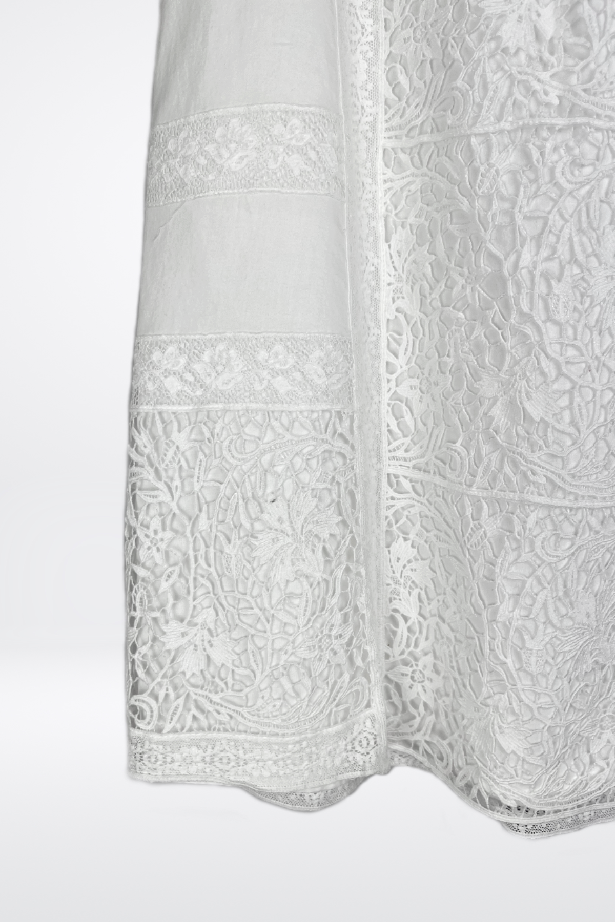 Burberry Lace Trim Embellishment Knee-Length Skirt