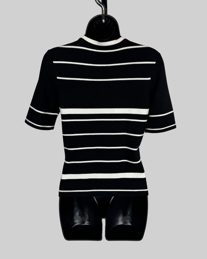 Off-White Black w White Stripe Half Sleeve Crew Neck "Arrow" T-Shirt NWT