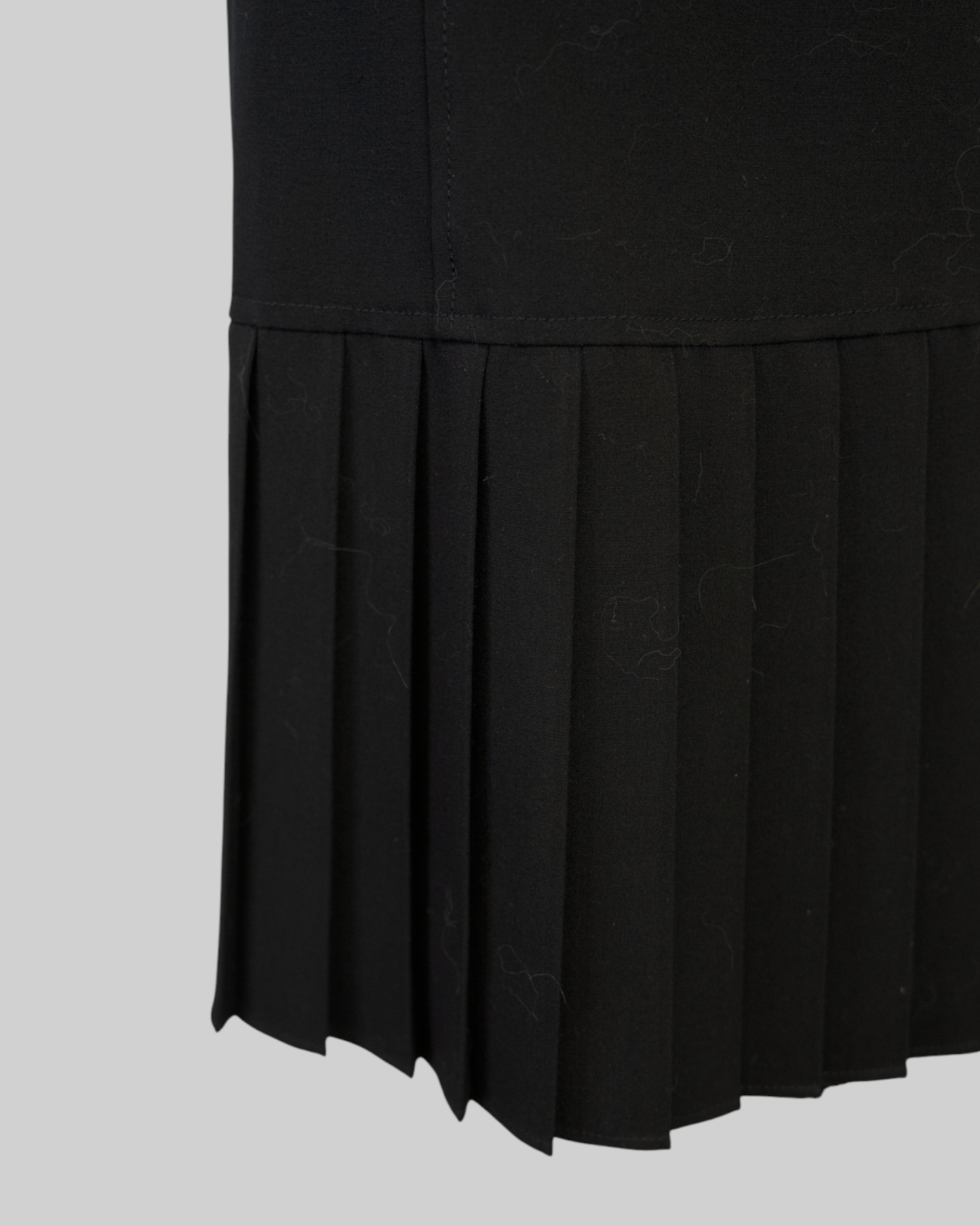 Tracy Reese Black Sleeveless Double Buckle Pleated Hem Knee-Length Dress