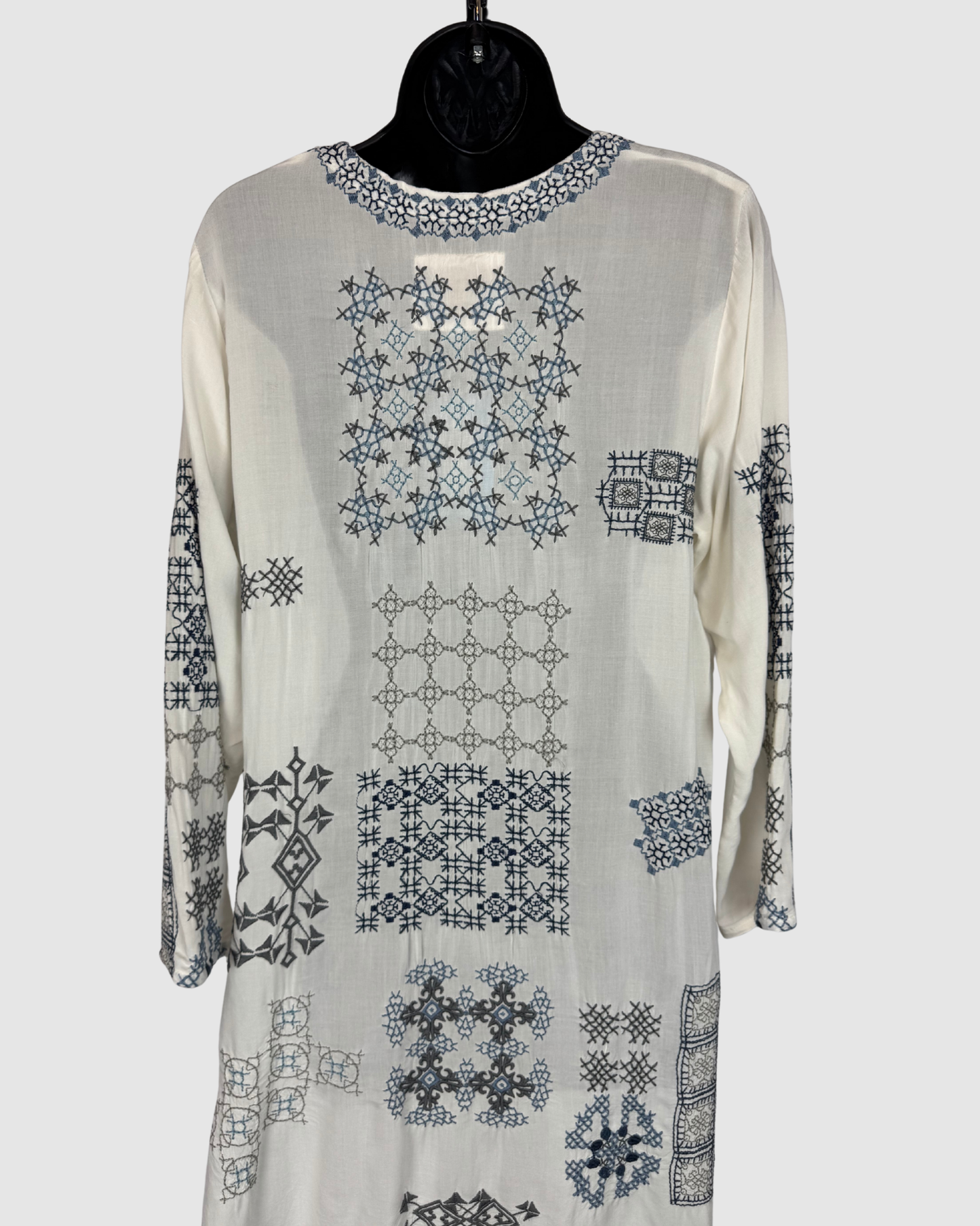 Biya White w Blue Embroidery V-Tie Neck Long Sleeve Knee-Length Dress