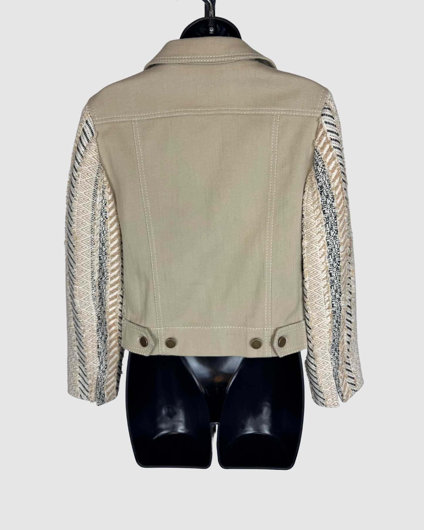 Akris Punto Tan & Beige Tweed w Fringe Button Up Jacket w Zip Pockets