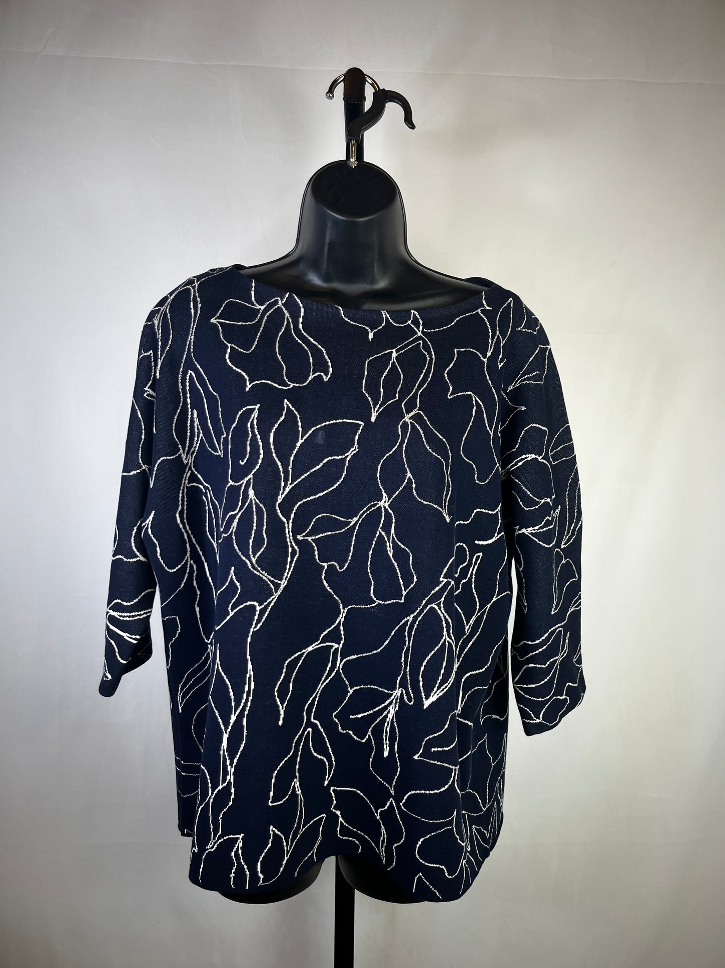 Lafayette 148 Navy White Floral Silver Beading 3/4 Sleeve Sweater