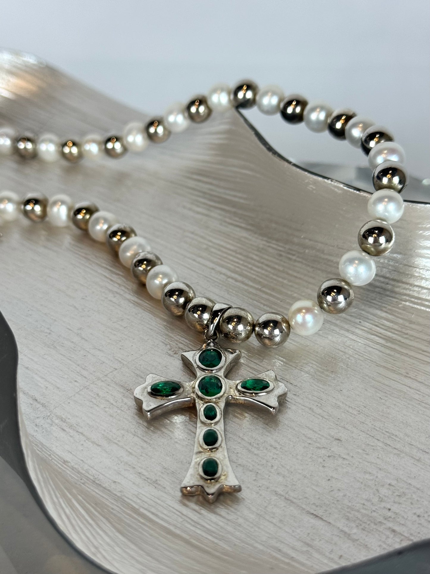 Veert Freshwater Pearl & 14K White Gold Rosary Cross Pendant w Green Zirconia Necklace
