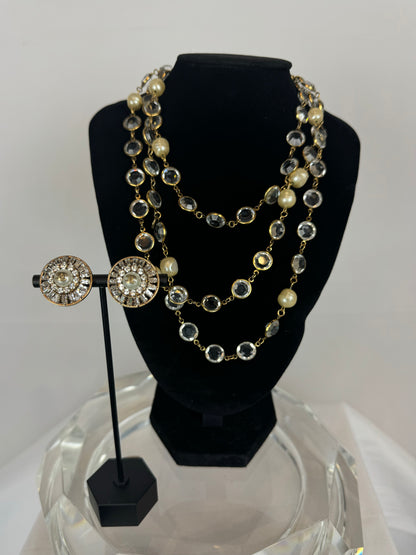 Vintage Chanel 1981 Gold Tone Faux Pearl & Strass Sautoir Single Stand Station Necklace