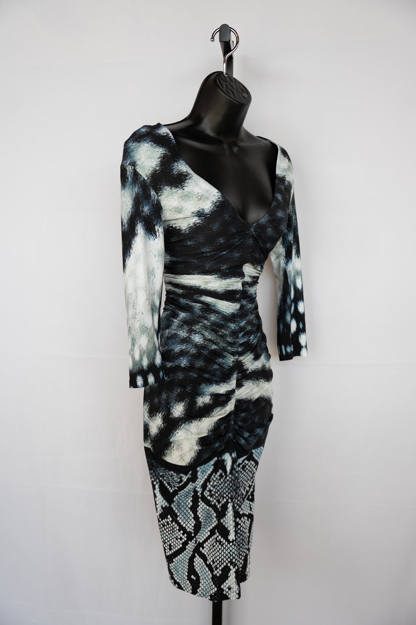 Roberto Cavalli Navy White Ombre Multi Print 3/4 Sleeve Ruched Middle Fitted Midi Dress