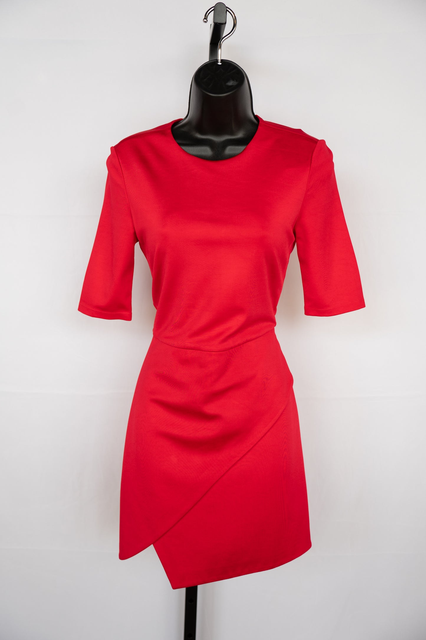 Alice + Olivia Red High Neck 3/4 Sleeve Mini Dress w Asymmetrical Hem