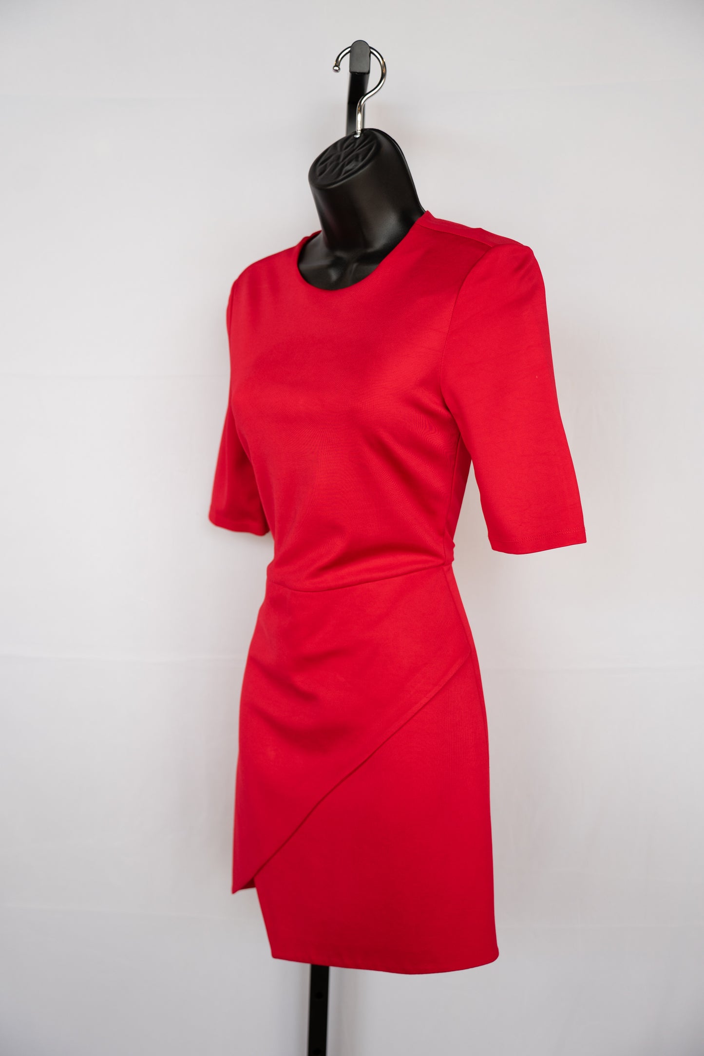 Alice + Olivia Red High Neck 3/4 Sleeve Mini Dress w Asymmetrical Hem