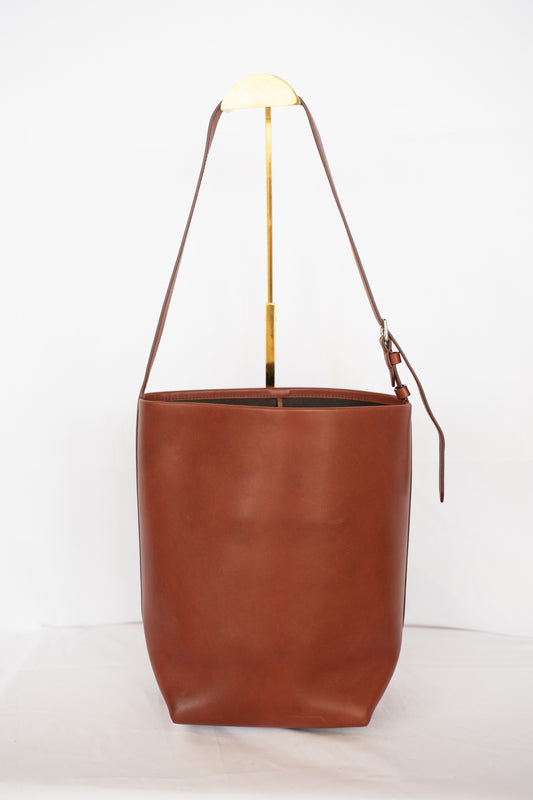 DUSTBAG - The Row Leather Medium Park Tote in Cognac