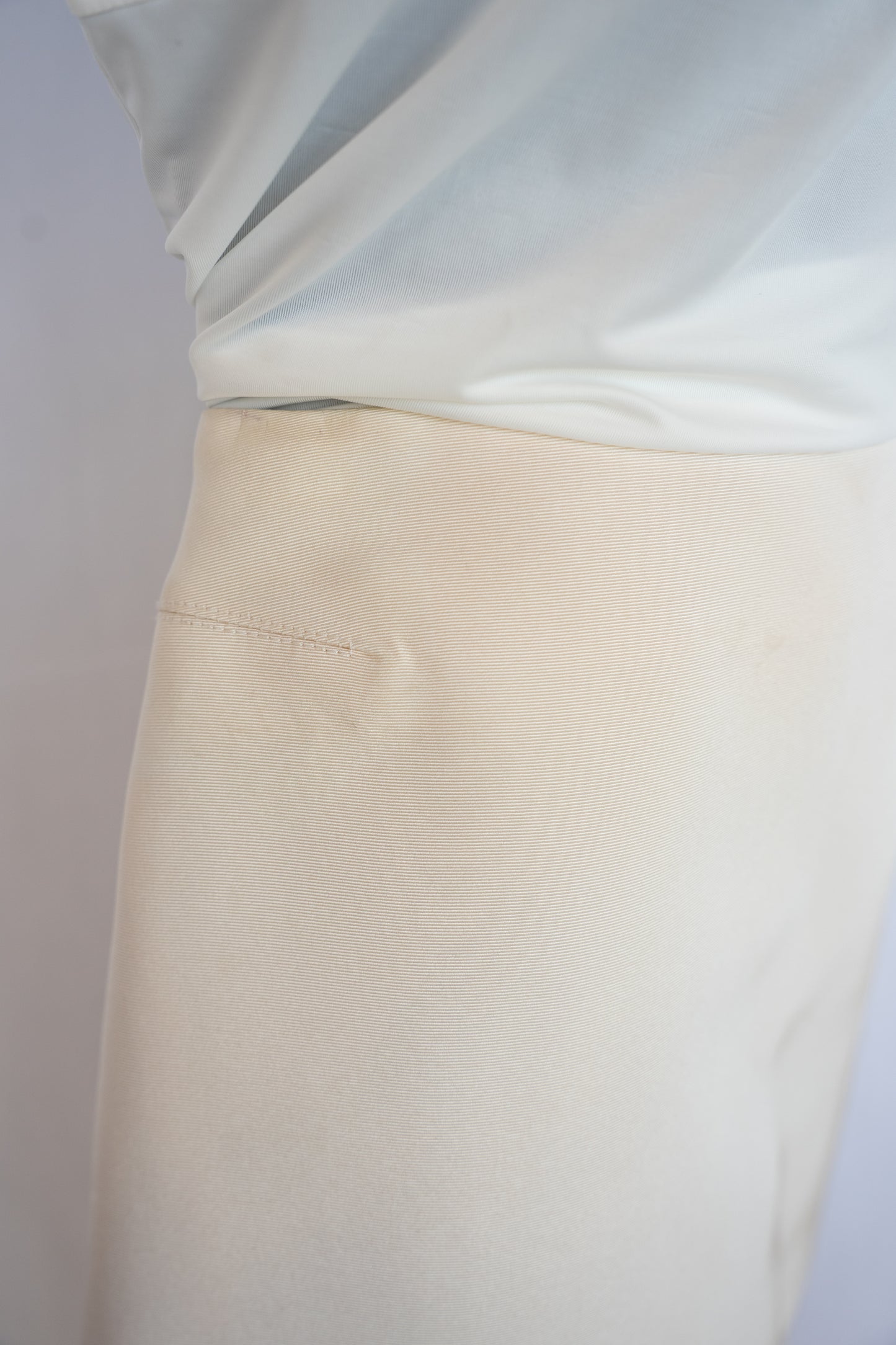Gucci Cream Knee-Length Silk Pencil Skirt