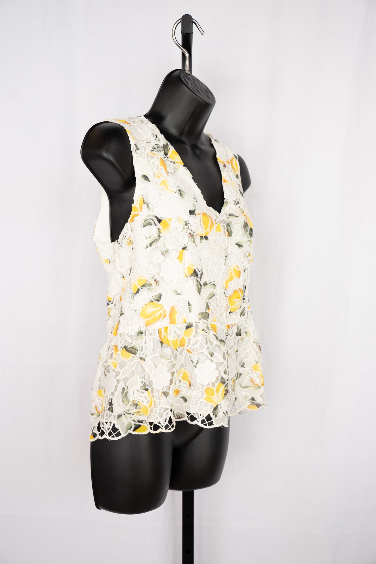 White House Black Market White Crochet Yellow Floral Sleeveless Ruffle Tank