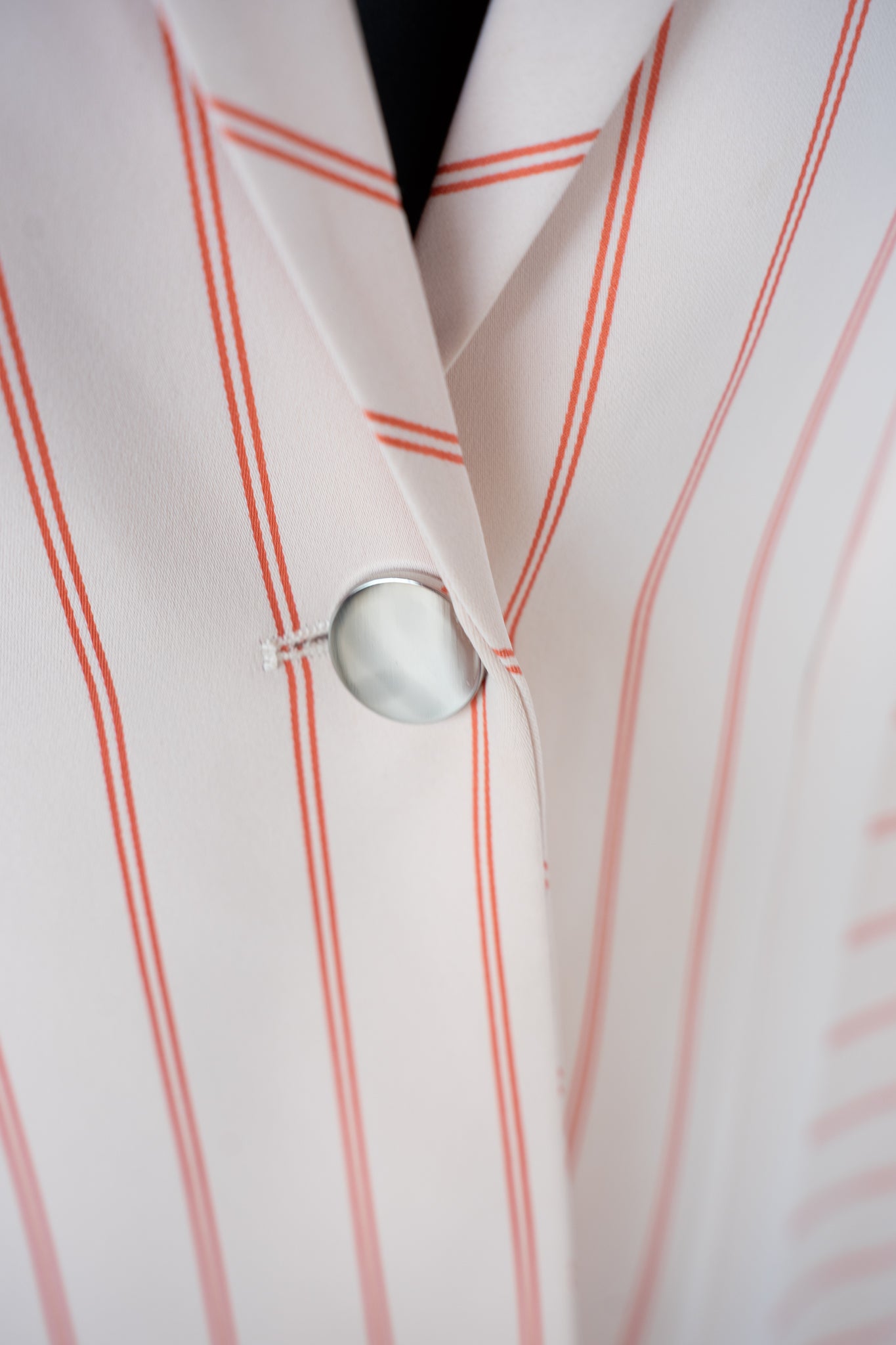 Emporio Armani Beige w Red Stripe Single Breasted & Button Blazer