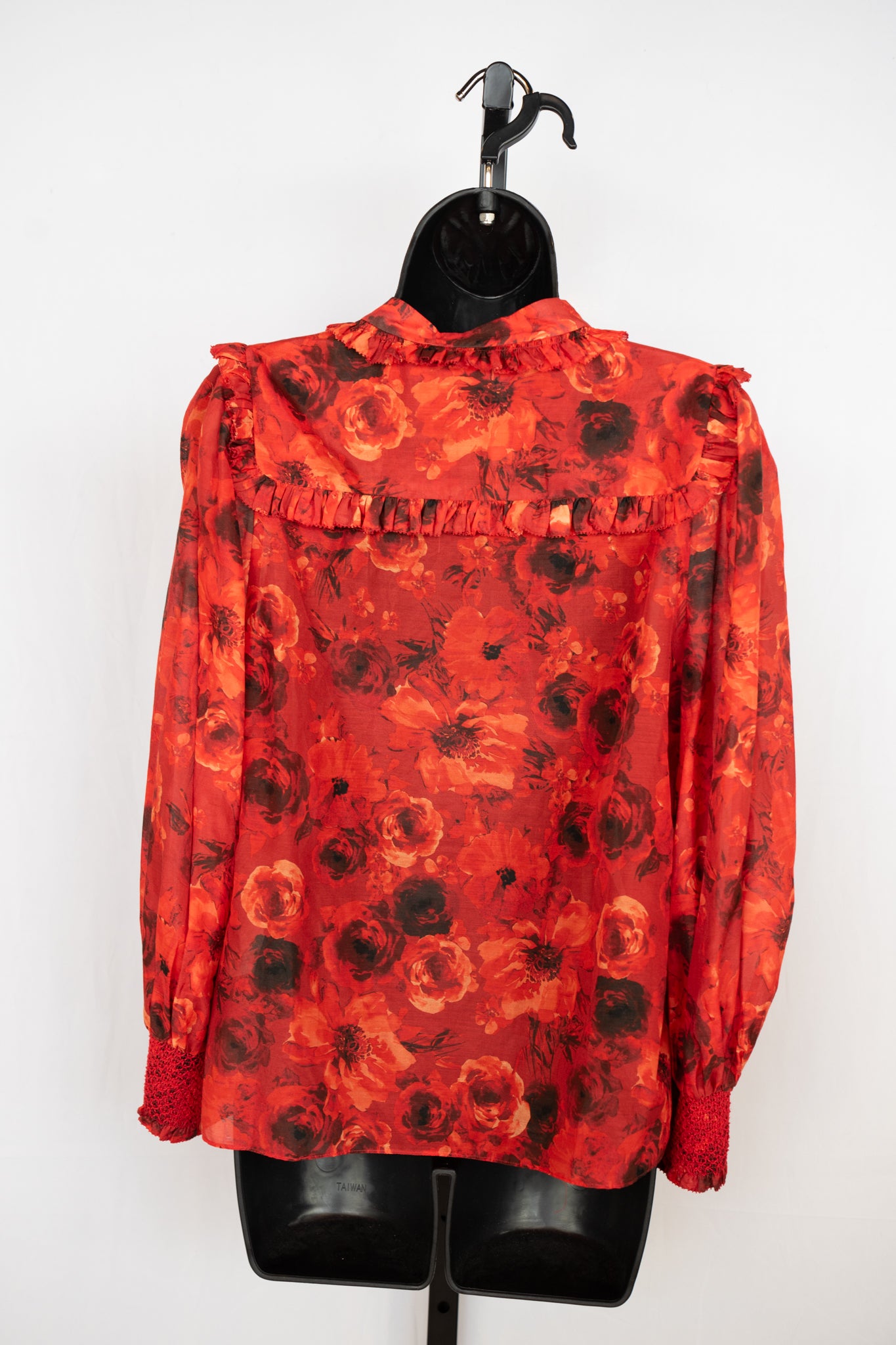 Alice + Olivia Red & Black Floral Button & Tie Neck Long Sleeve Blouse w Ruffle Detail