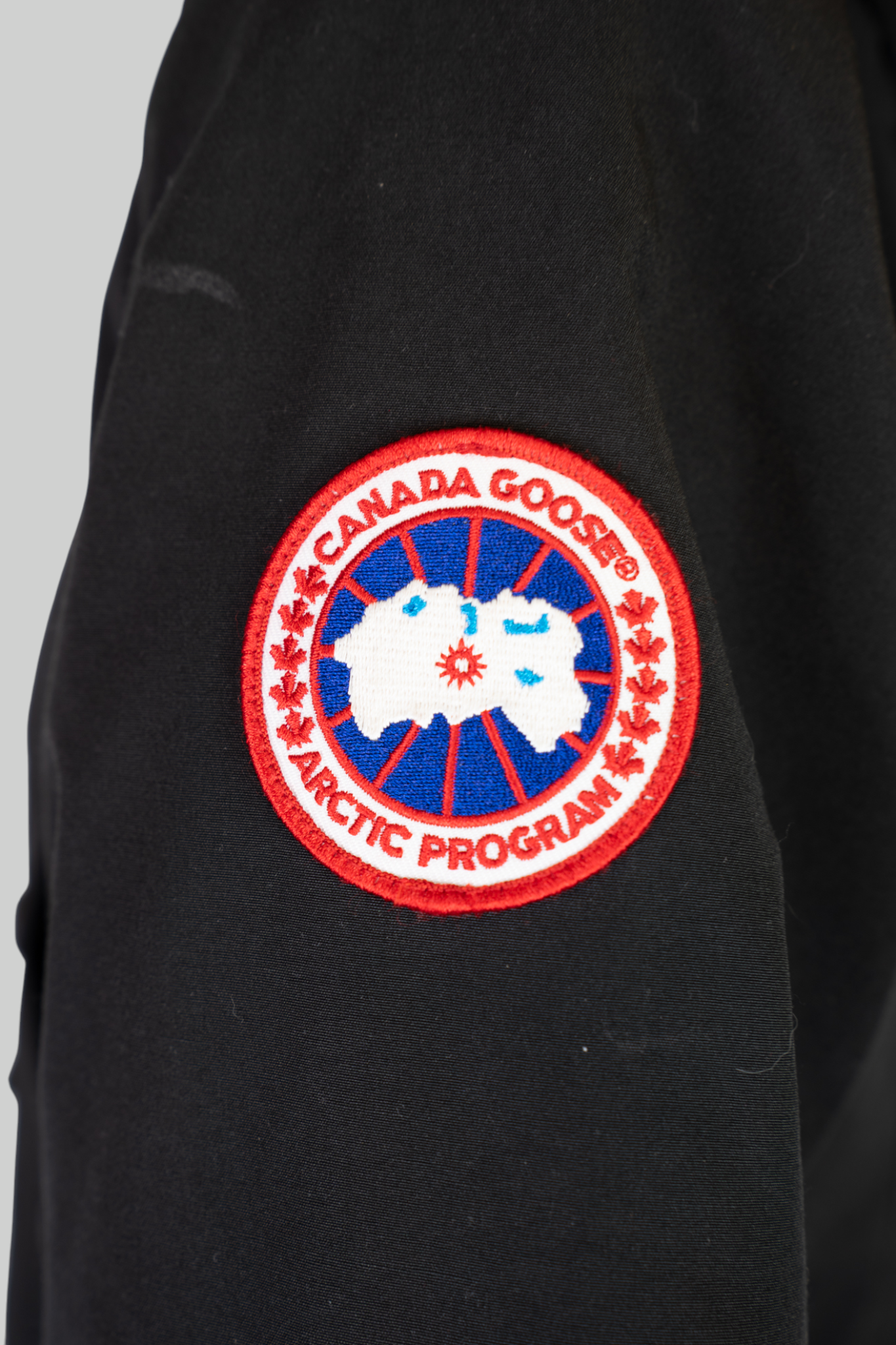 Canada Goose Black Quilted Mid-Length Coat w white Fur Hood