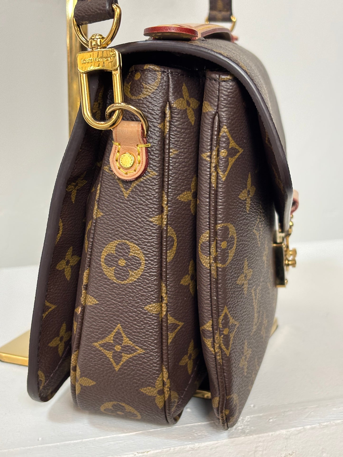 COMES WITH BOX & BAG - Louis Vuitton Monogram Pochette Metis Crossbody Bag