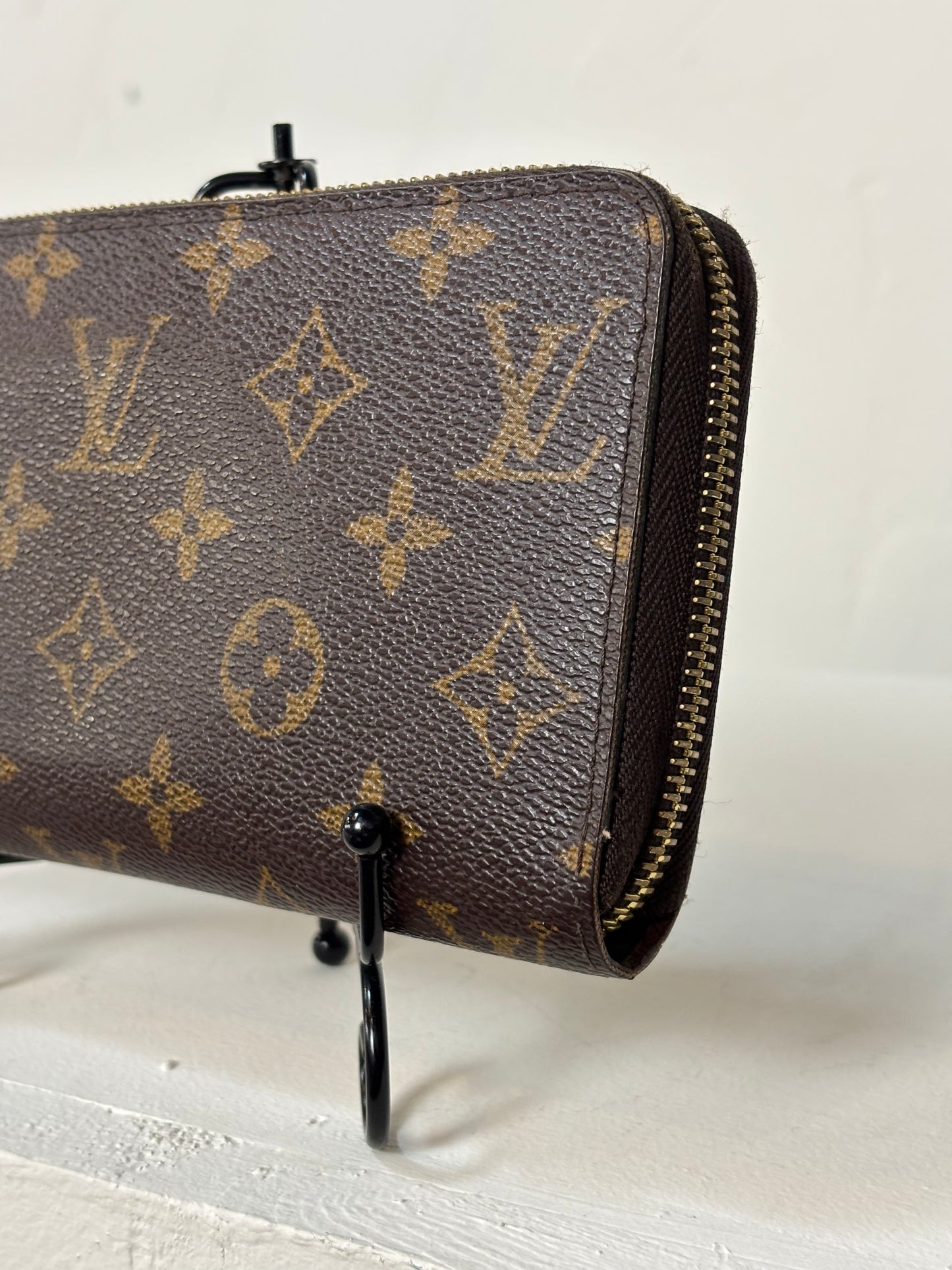 COMES W/ DUSTBAG - Louis Vuitton Brown Monogram Zippy Wallet