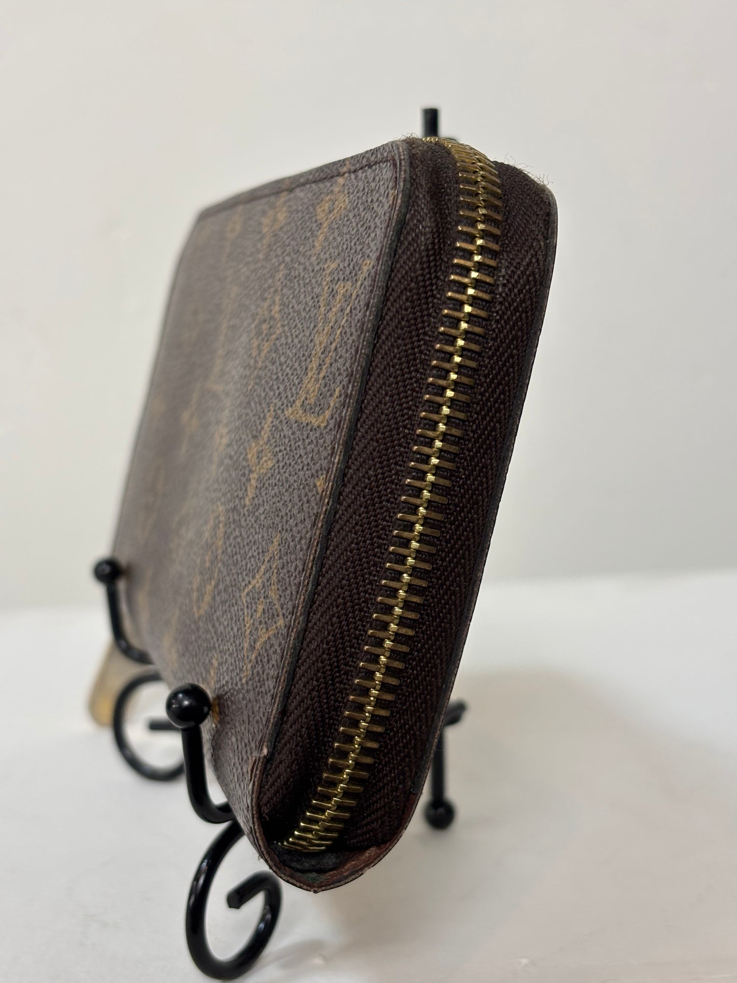 COMES W/ DUSTBAG - Louis Vuitton Brown Monogram Zippy Wallet