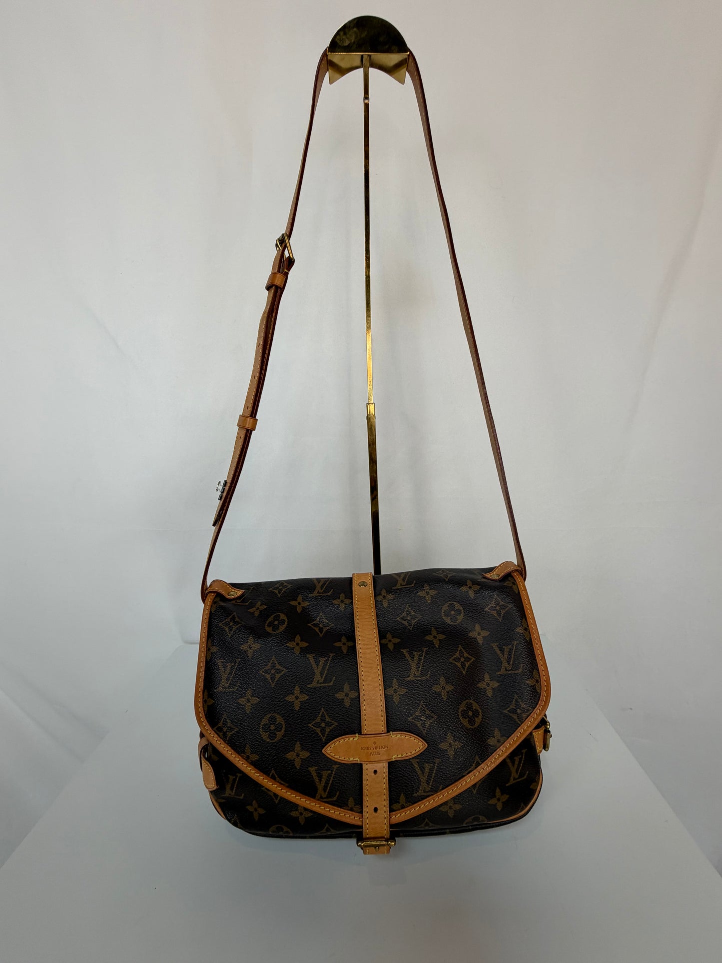 Louis Vuitton Monogram Saumur 30 Crossbody Messenger Bag