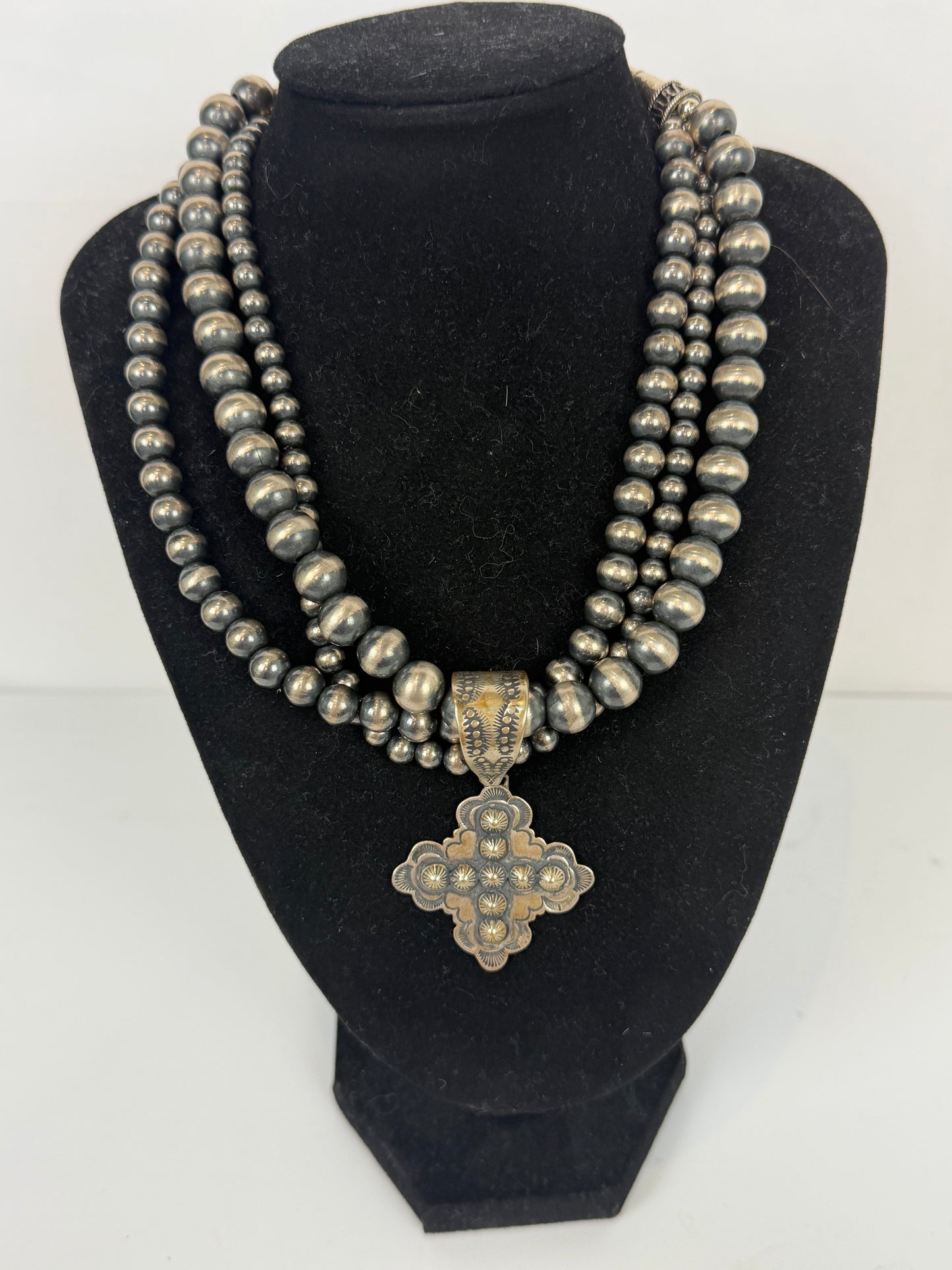 Rocki Sterling Silver  "Navajo Pearls" 3 Strand Beads w Pendant Necklace