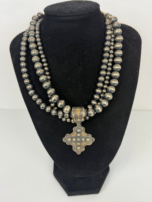 Rocki Sterling Silver  "Navajo Pearls" 3 Strand Beads w Pendant Necklace