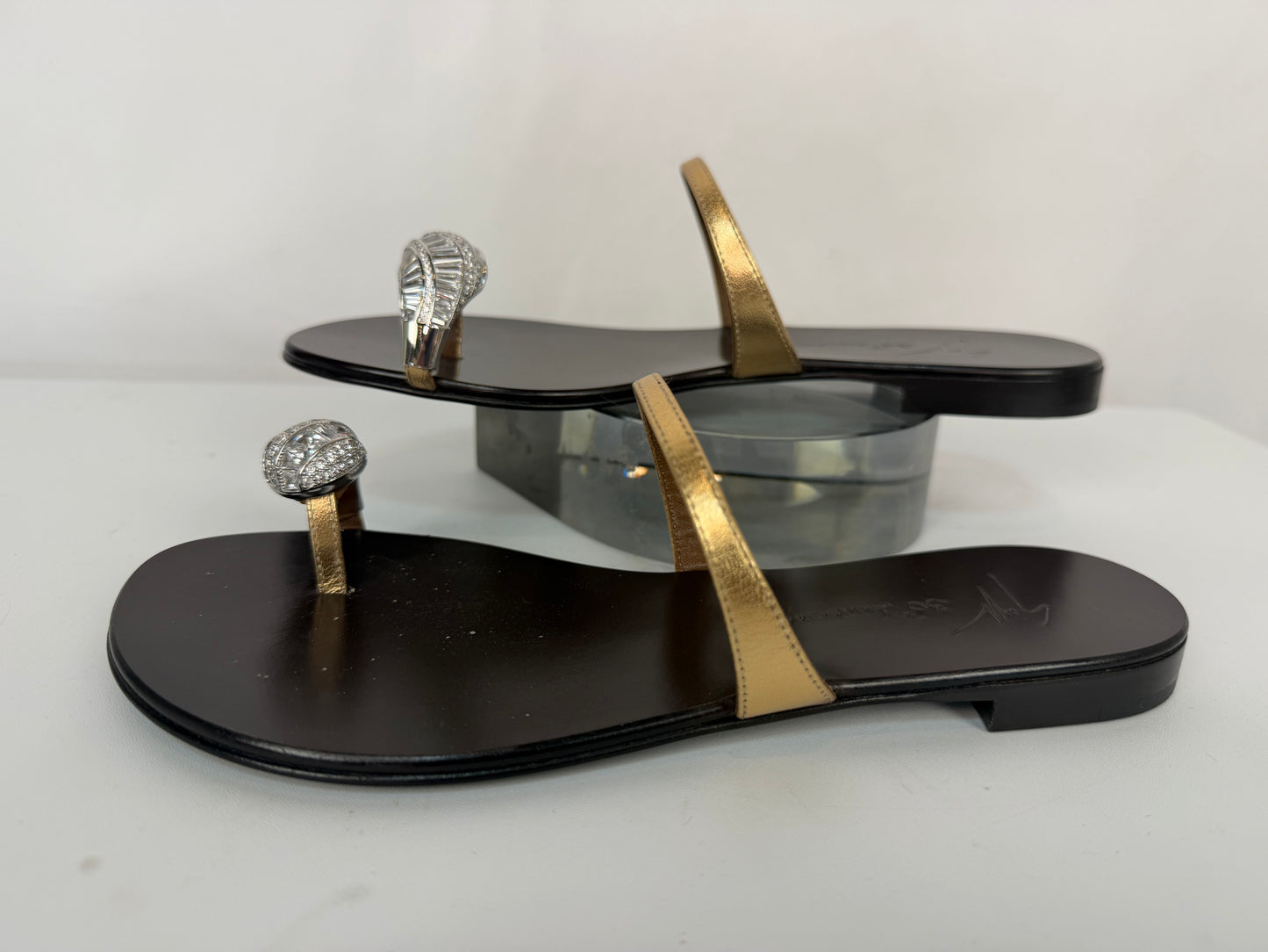 Giuseppe Zanotti 30th Anniversary Crystal Embellished Toe-Ring Sandals