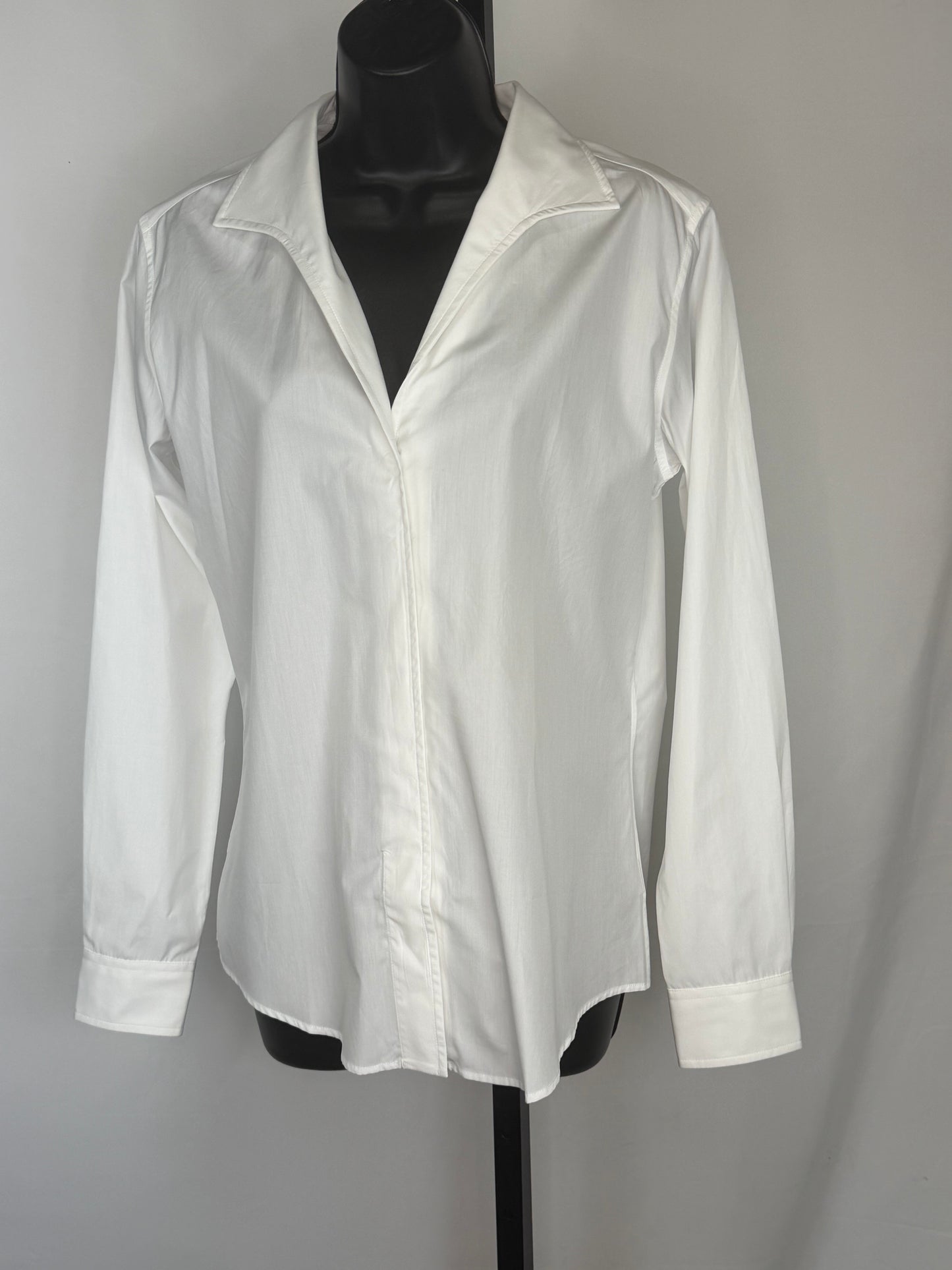 Sarah Alexandra White Collared Long Sleeve Button Up Blouse NWT