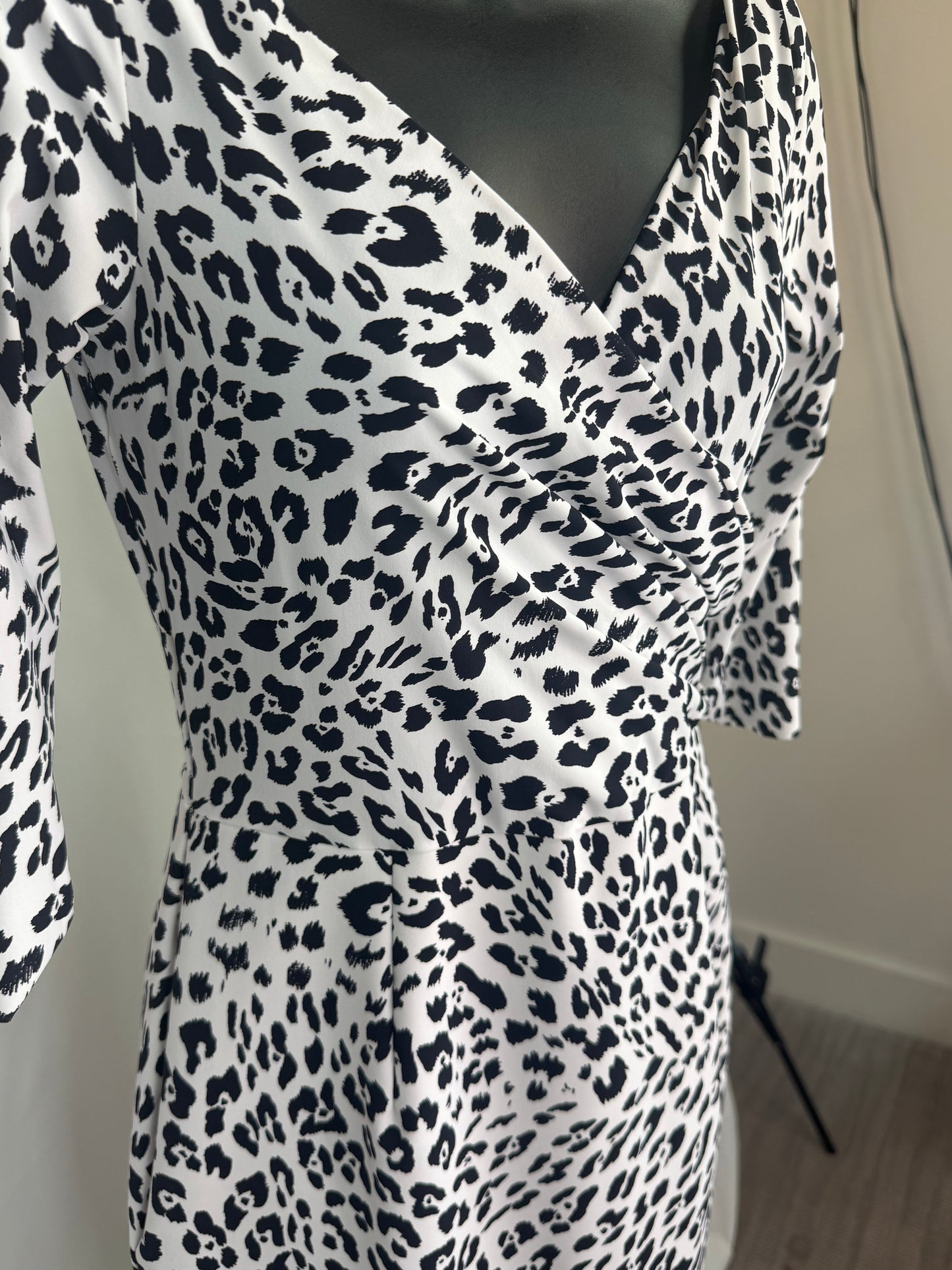 Chiara Boni Black & White Leopard Print 1/2 Sleeve Fitted Knee-Length Dress NWT
